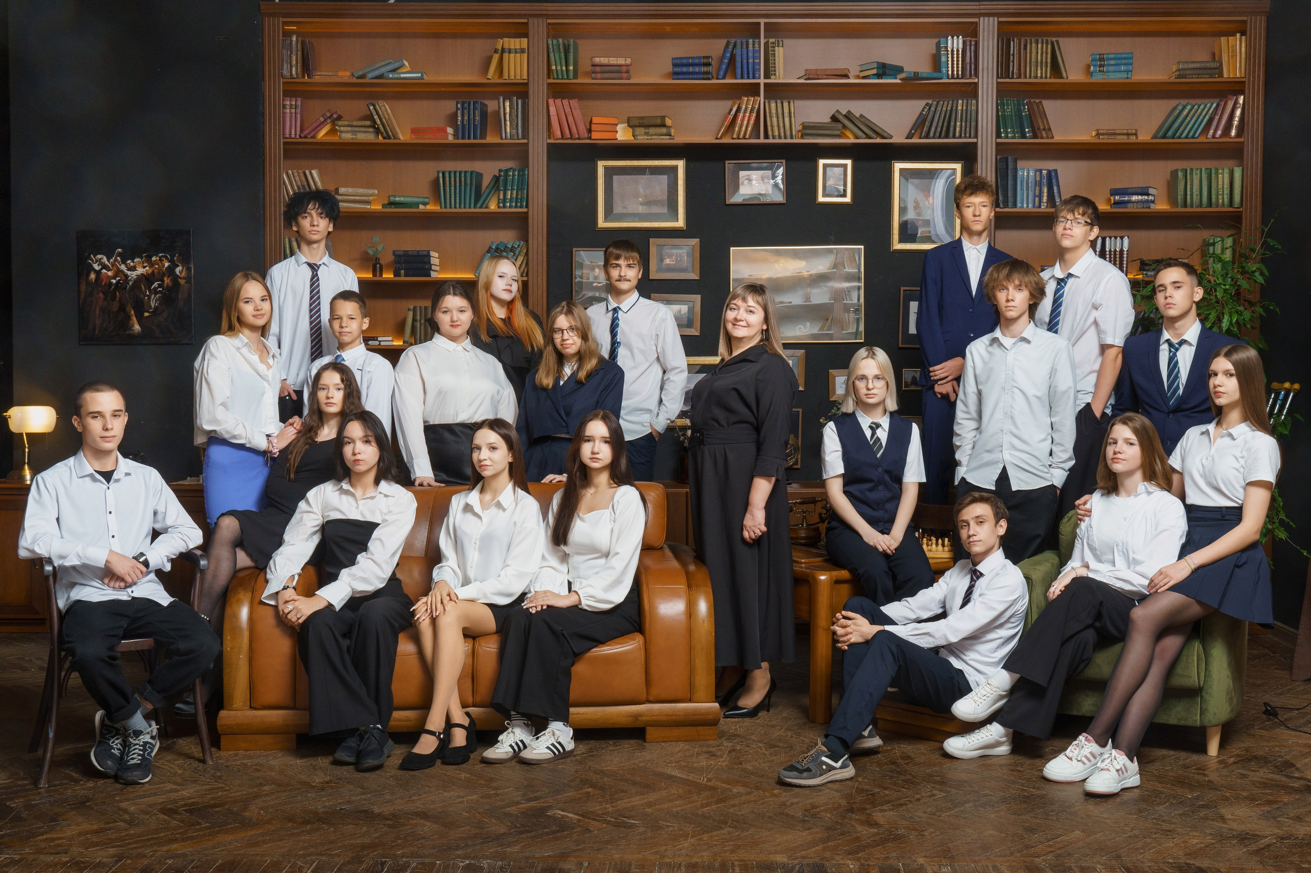 Локация для коллективных кадров № 3. Выпускные альбомы клевербук Воронеж