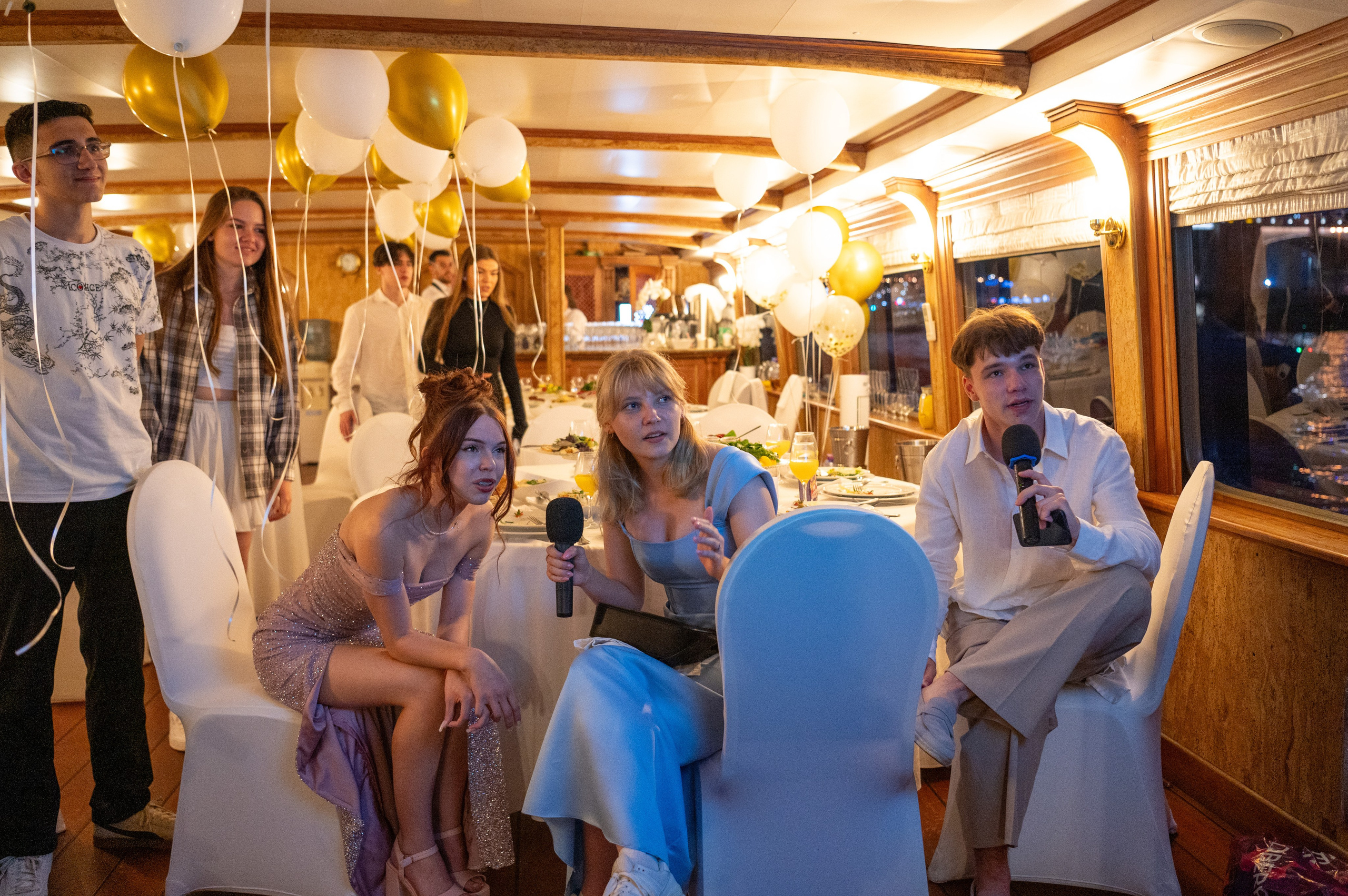 Выпускной вечер 11 класс на теплоходе. Детский и семейный фотограф г. Москва Оксана Катаджи