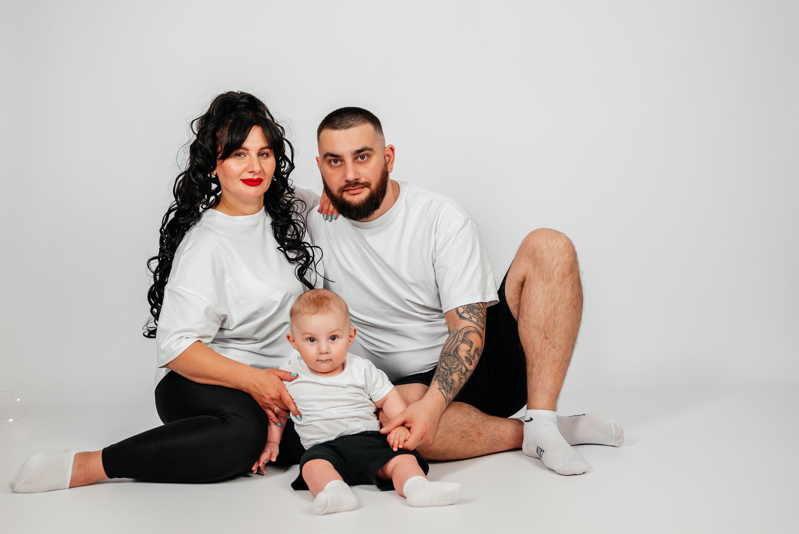 На белом фоне. Семейный фотограф в Краснодаре