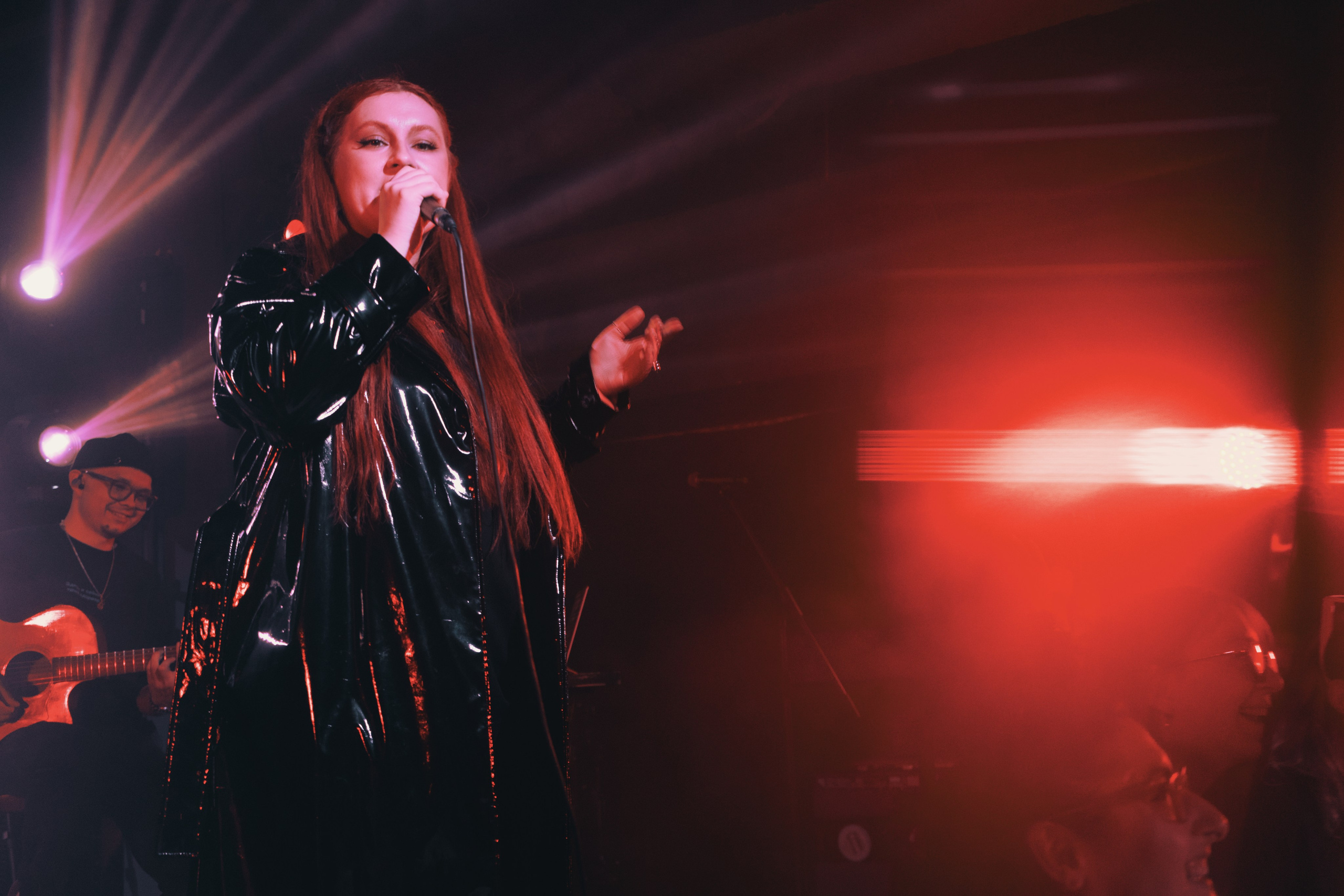 Аили. Первый сольный концерт в"Мумий Тролль Music Bar». Никита Скрипник — ТЕАТР В СТИЛЕ ФЭШН