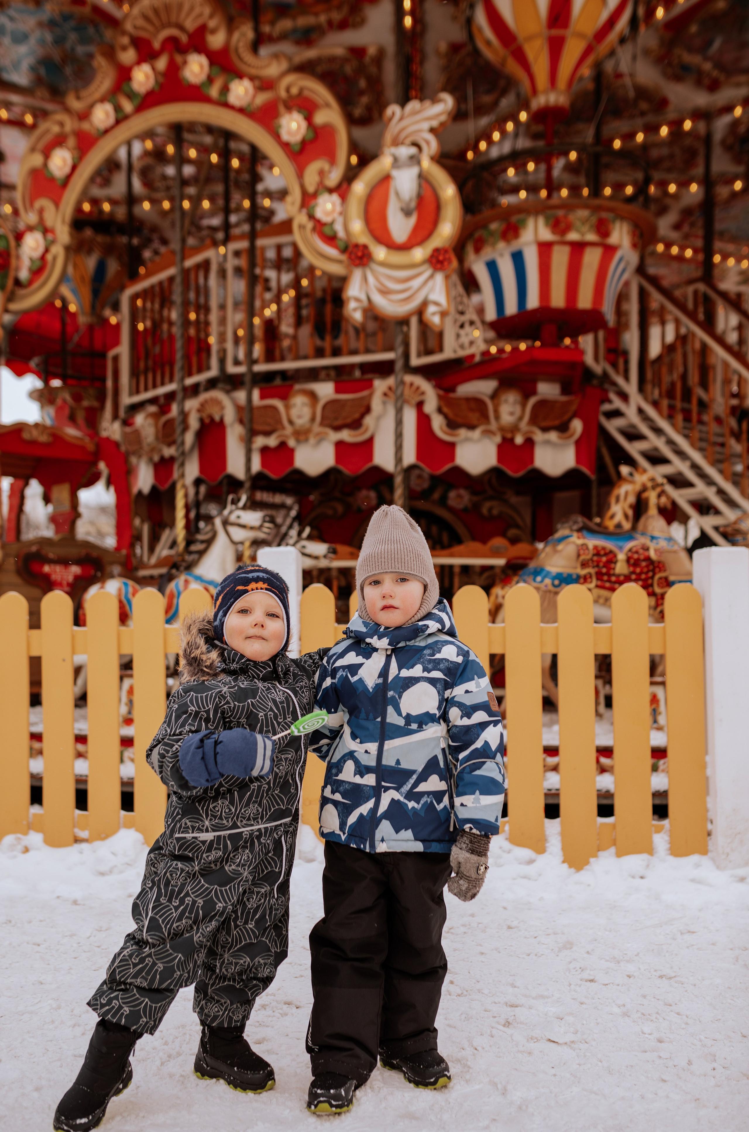 Семейная, Манежная площадь