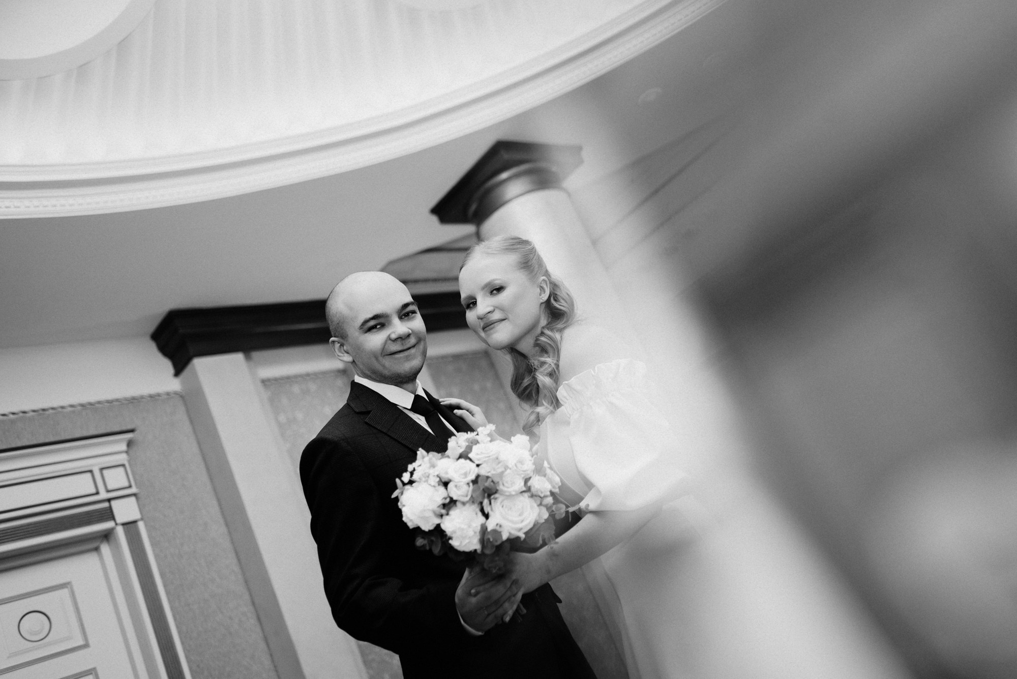 Свадебный фотограф в Тюмени — Фотосессия Максима и Лизы на крыше и в студии. Портретный фотограф Тюмень Дарья Мустафина