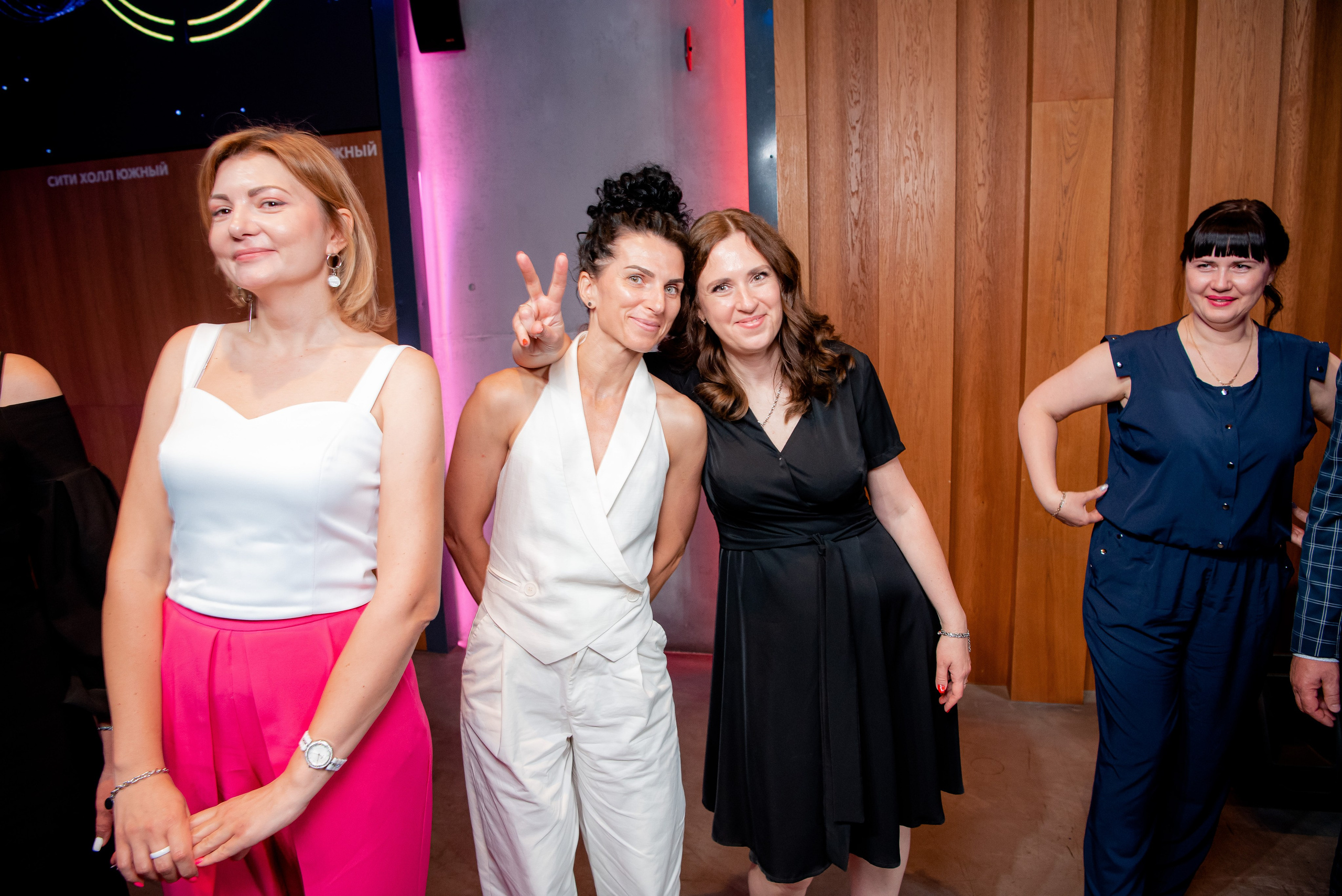 140 Школа. Вручение и Банкет. Сити Холл. Фотограф в Волгограде и Волжском Александр Горбань