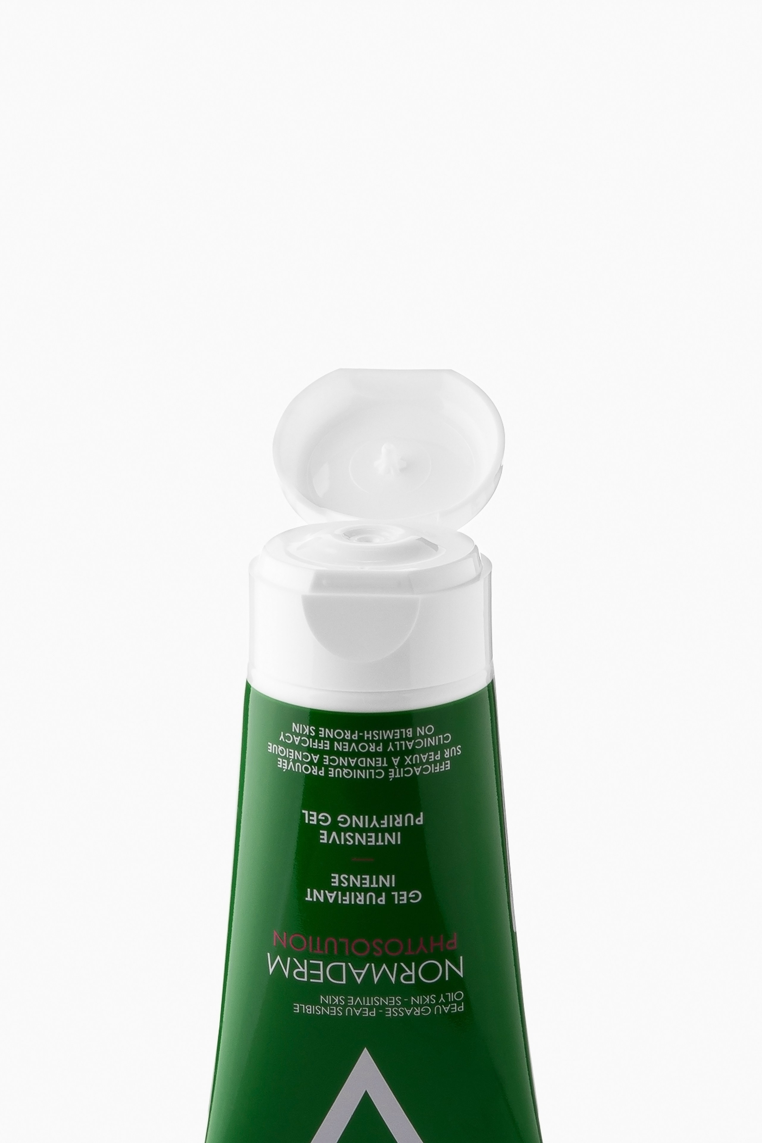 Гель для умывания детальное фото для каталога.