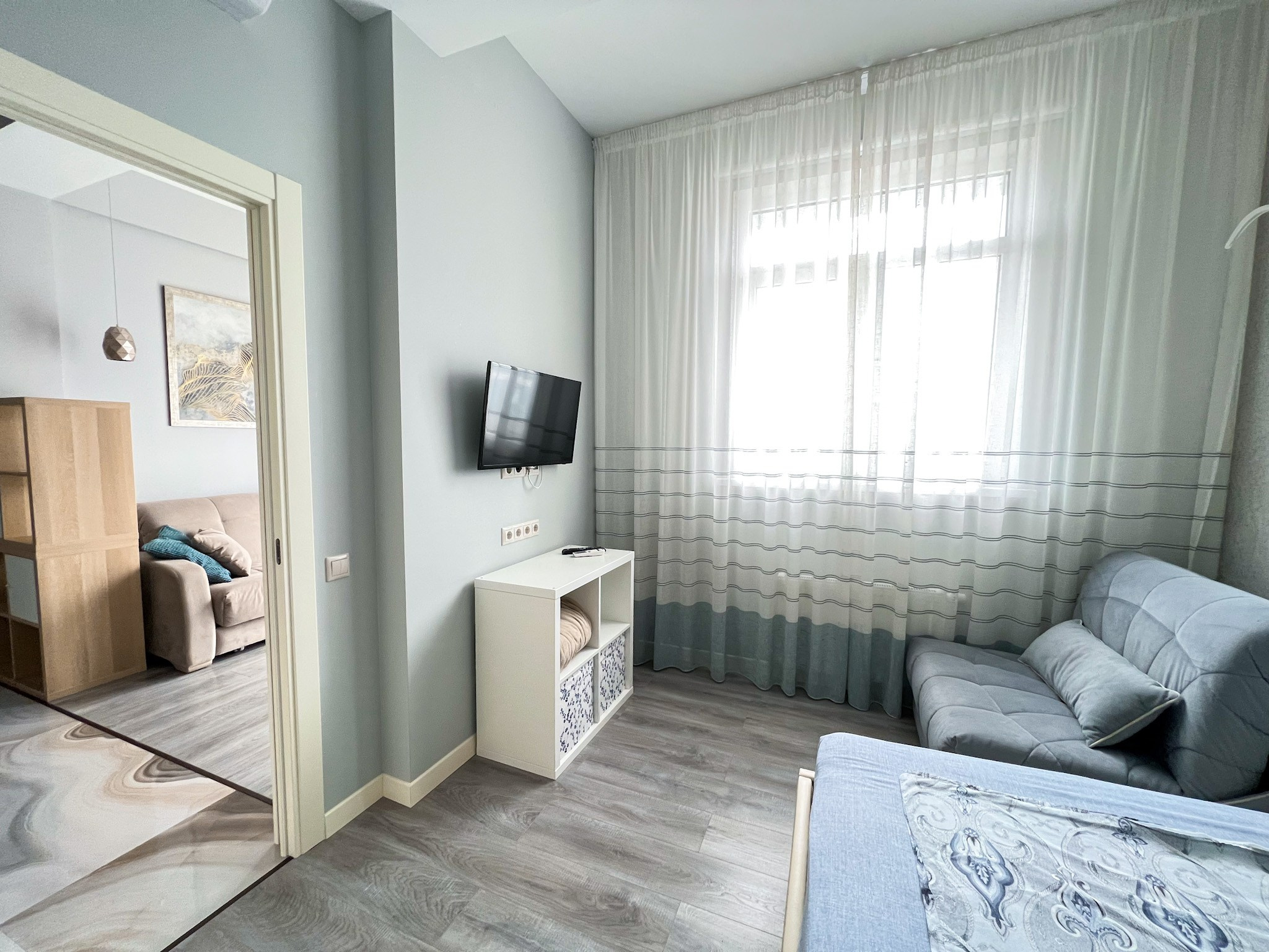 Просторная 2-комнатная квартира с дизайнерским ремонтом и видом на море!. Квартиры посуточно, длительно в Сочи, LARA APART GROUP