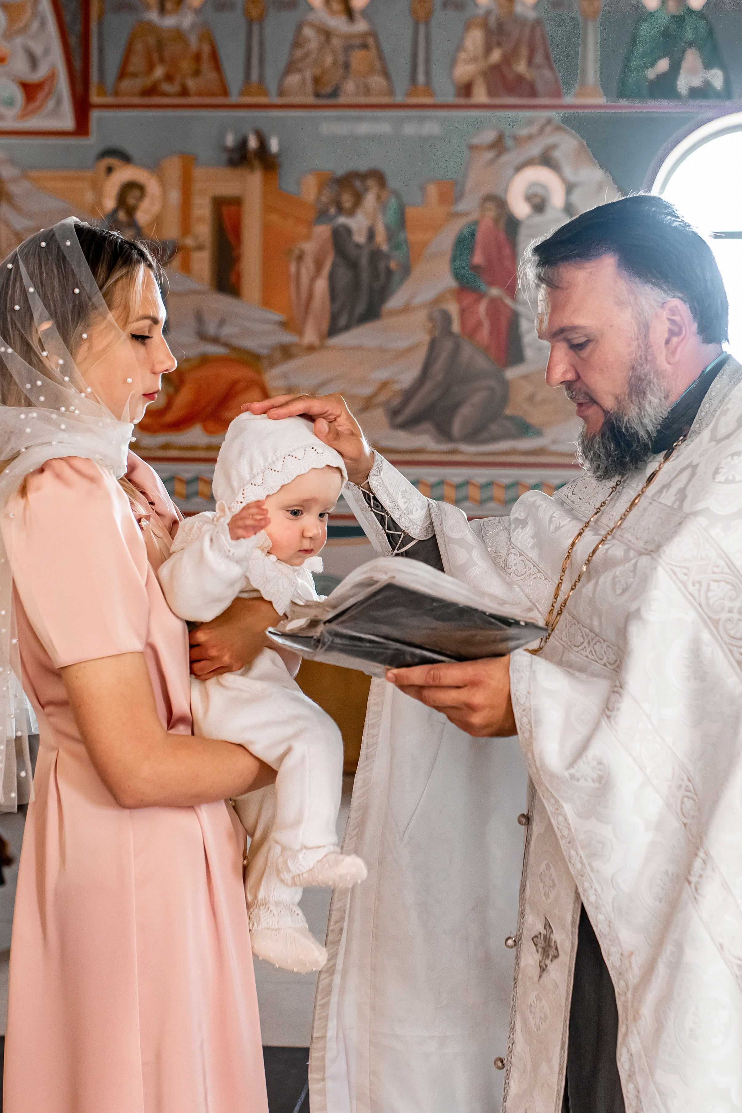 Таинство Крещения Есении. Фотограф Таинств Крещения и Венчания в г. Курске