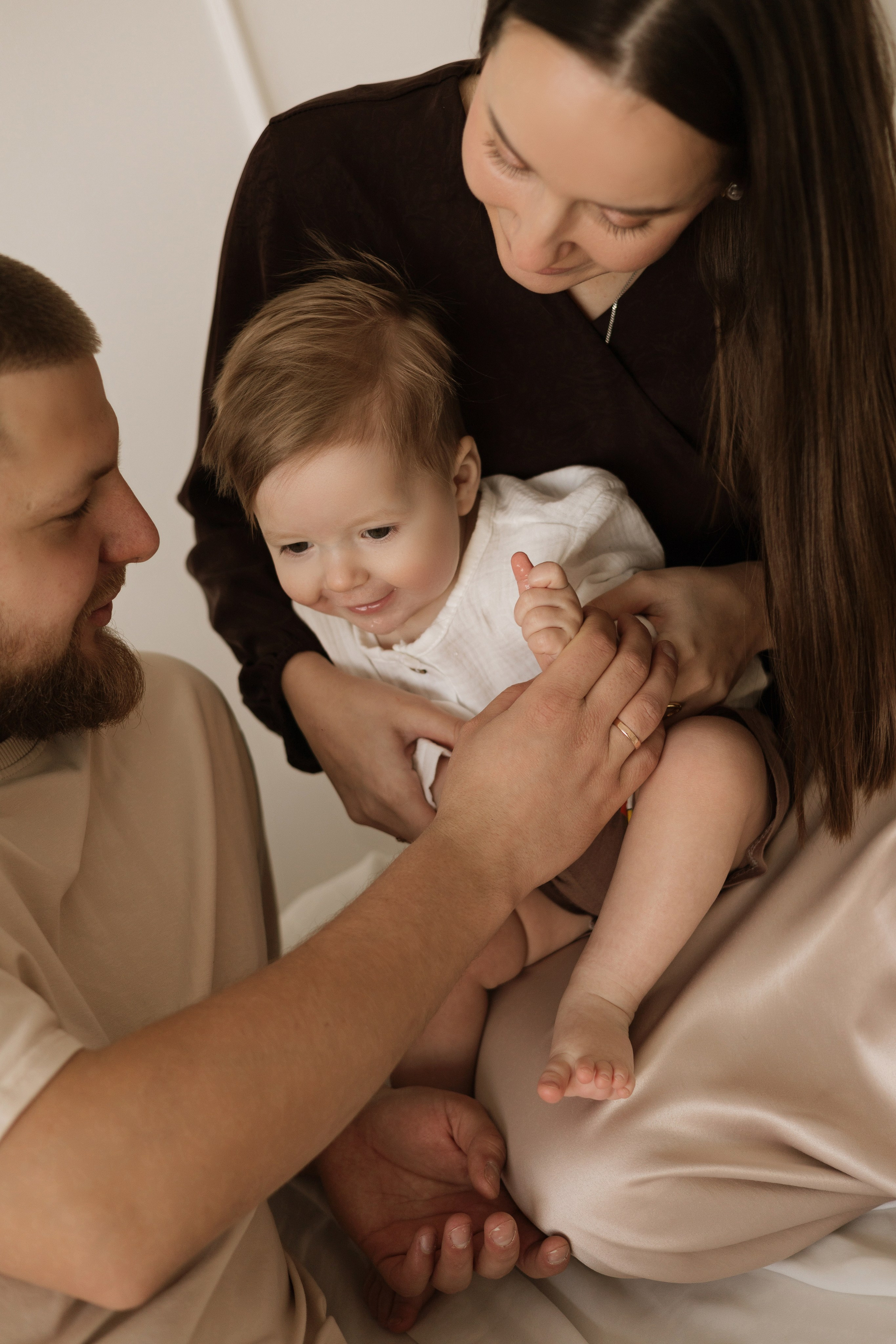 Арсений с мамой и папой. Фотограф в Кемерово Миллер Анна