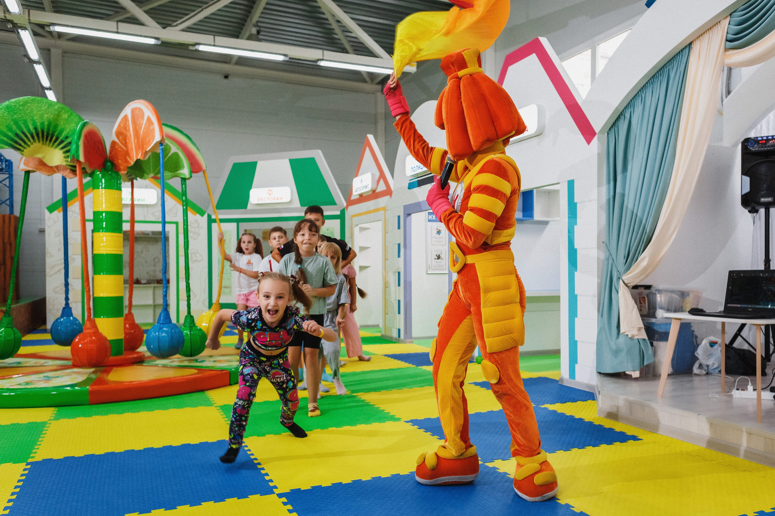 Волшебные моменты: детский праздник в игровой Клумба, Таганрог. Свадебный и семейный фотограф в Таганроге Бакарюк Антон