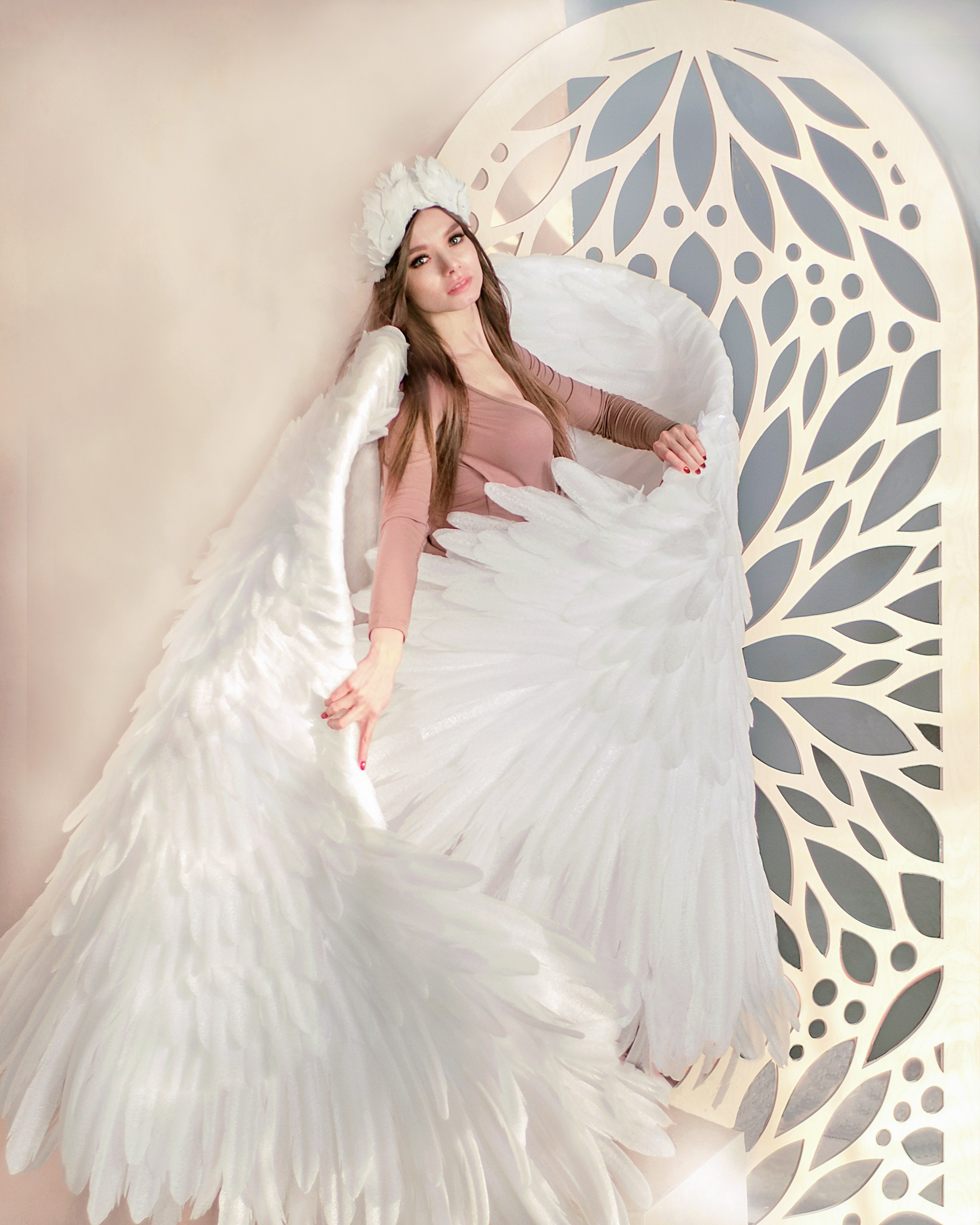 С крыльями, в боди. Фотографы для фотосессий в Новосибирске