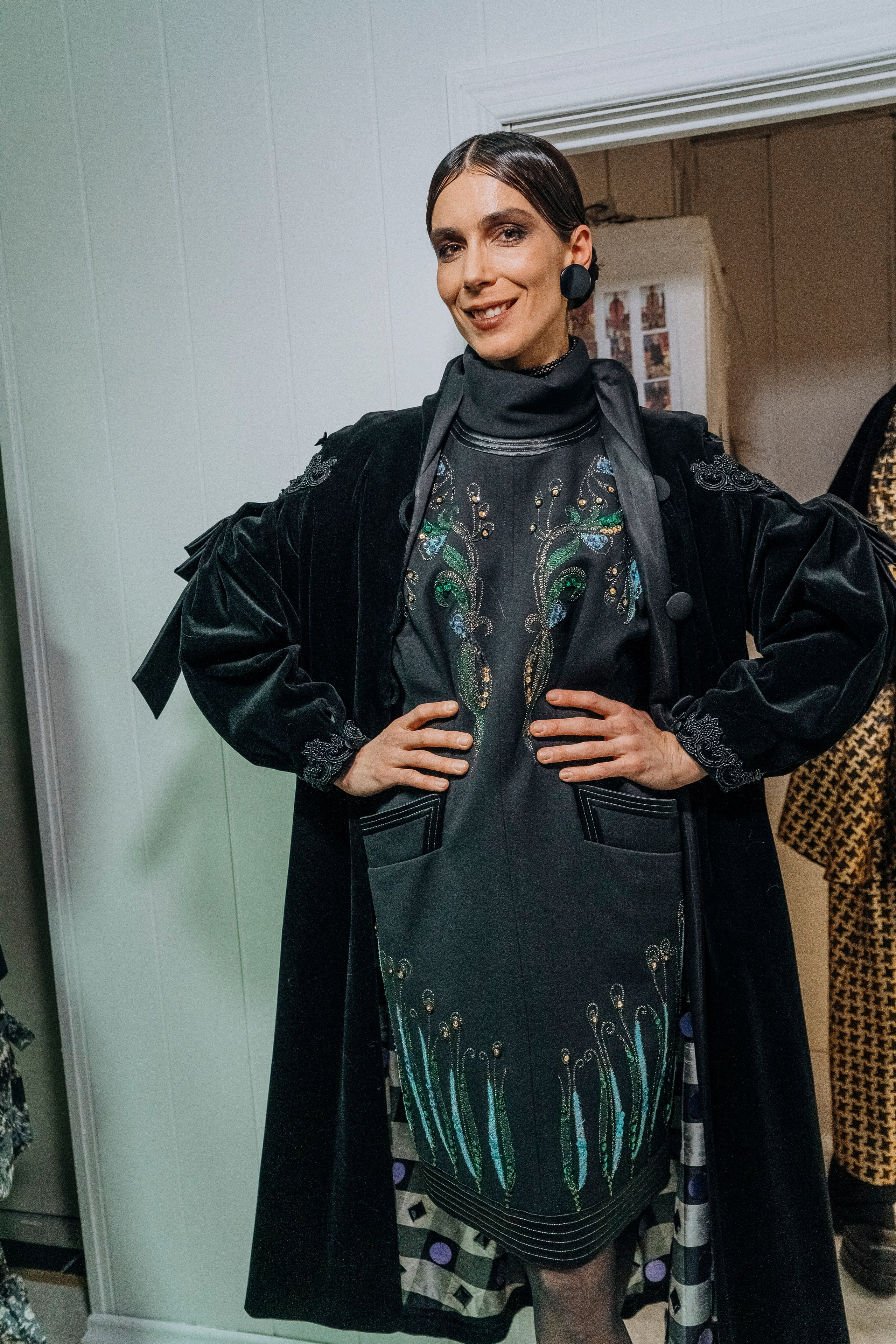 Возвращение легенды: Староновогодний показ Вячеслава Зайцева Больше: https://sinonim.org/improve#res. Профессиональный портретный фотограф в Москве Владимир Глаголев