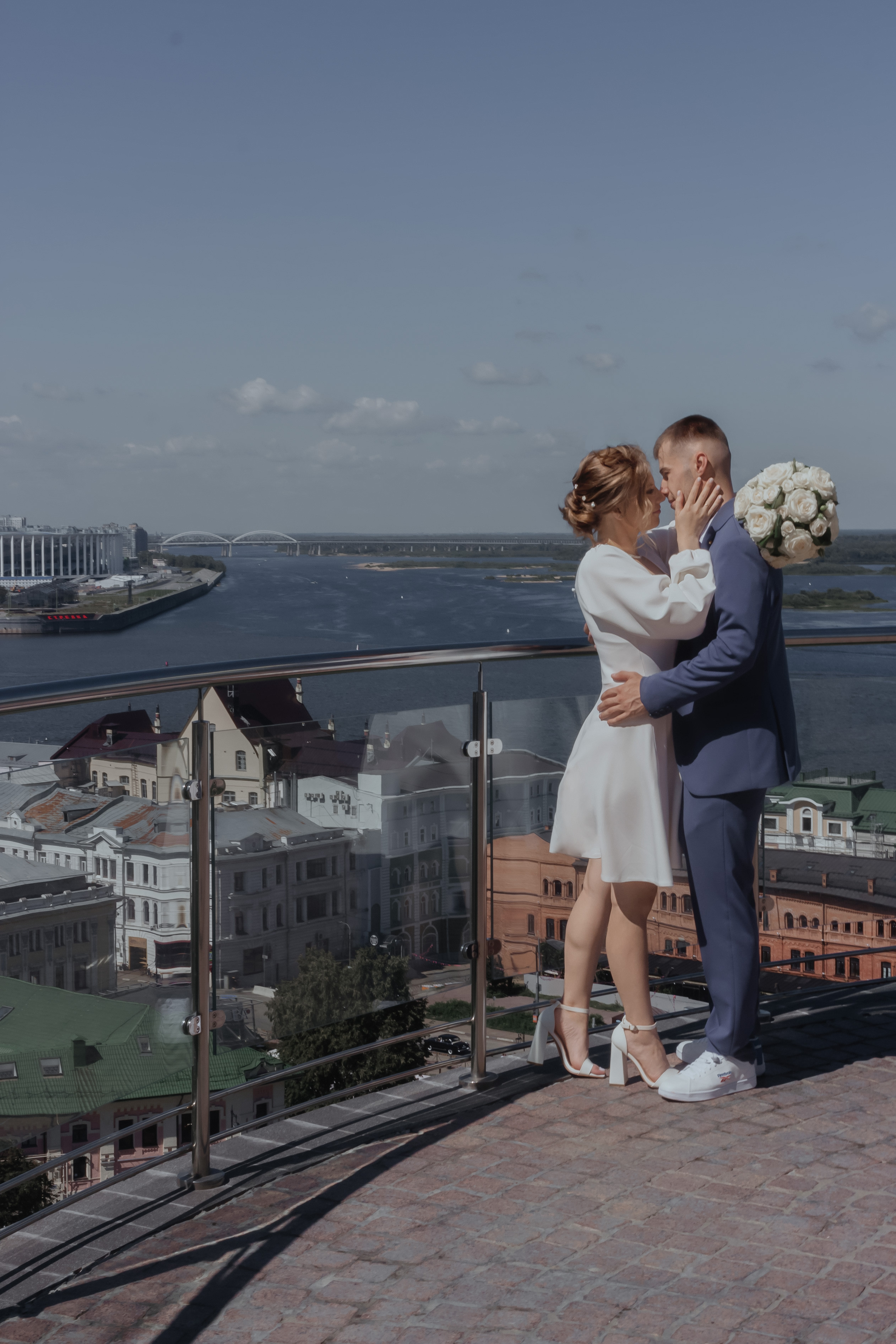 Свадебная прогулка около Нижегородского кремля. Свадебный фотограф и фотограф Love-Store в Нижнем Новгороде Анастасия