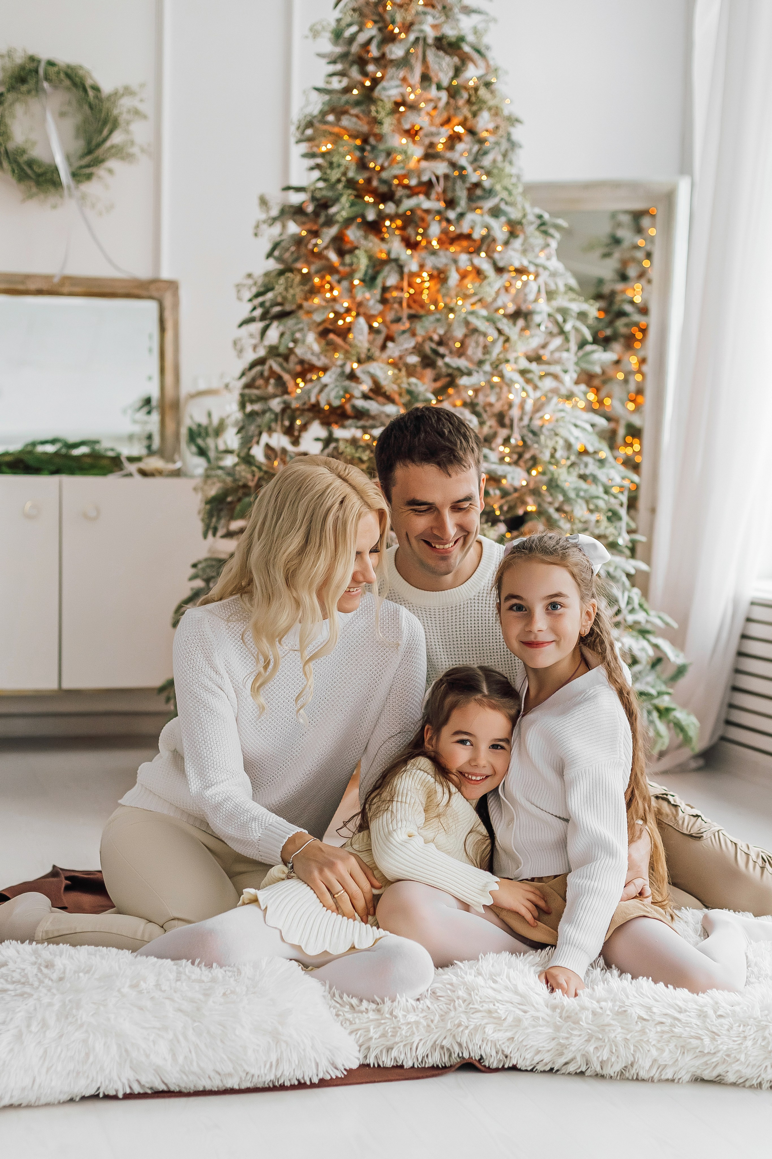 Семейная новогодняя фотосессия. Портретный и семейный фотограф в Минске