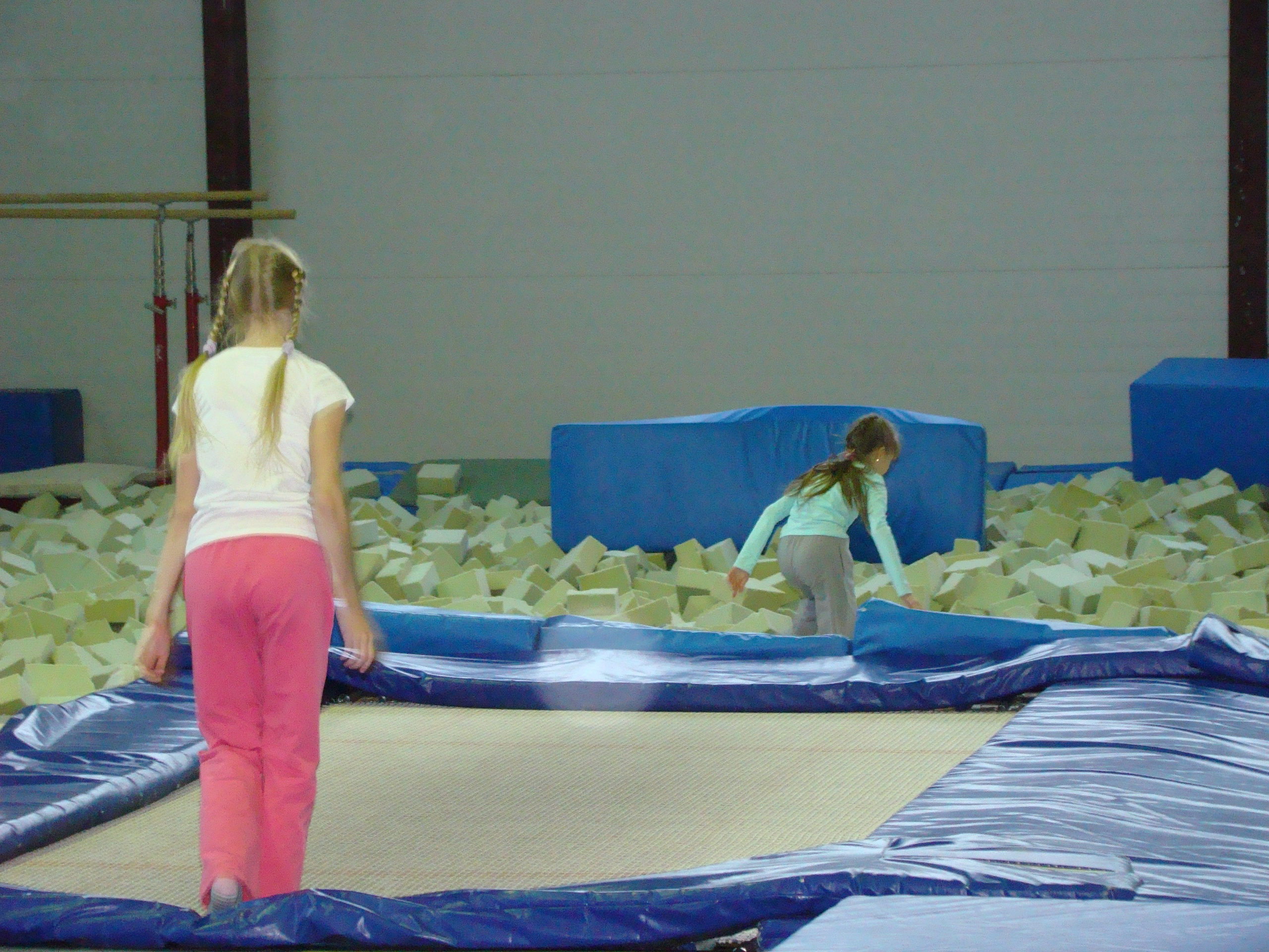 Катя ДР 12 лет Дома + Спортекс 04.12.2011. Семейный, Свадебный фотограф СПБ Питер— Романова Екатерина