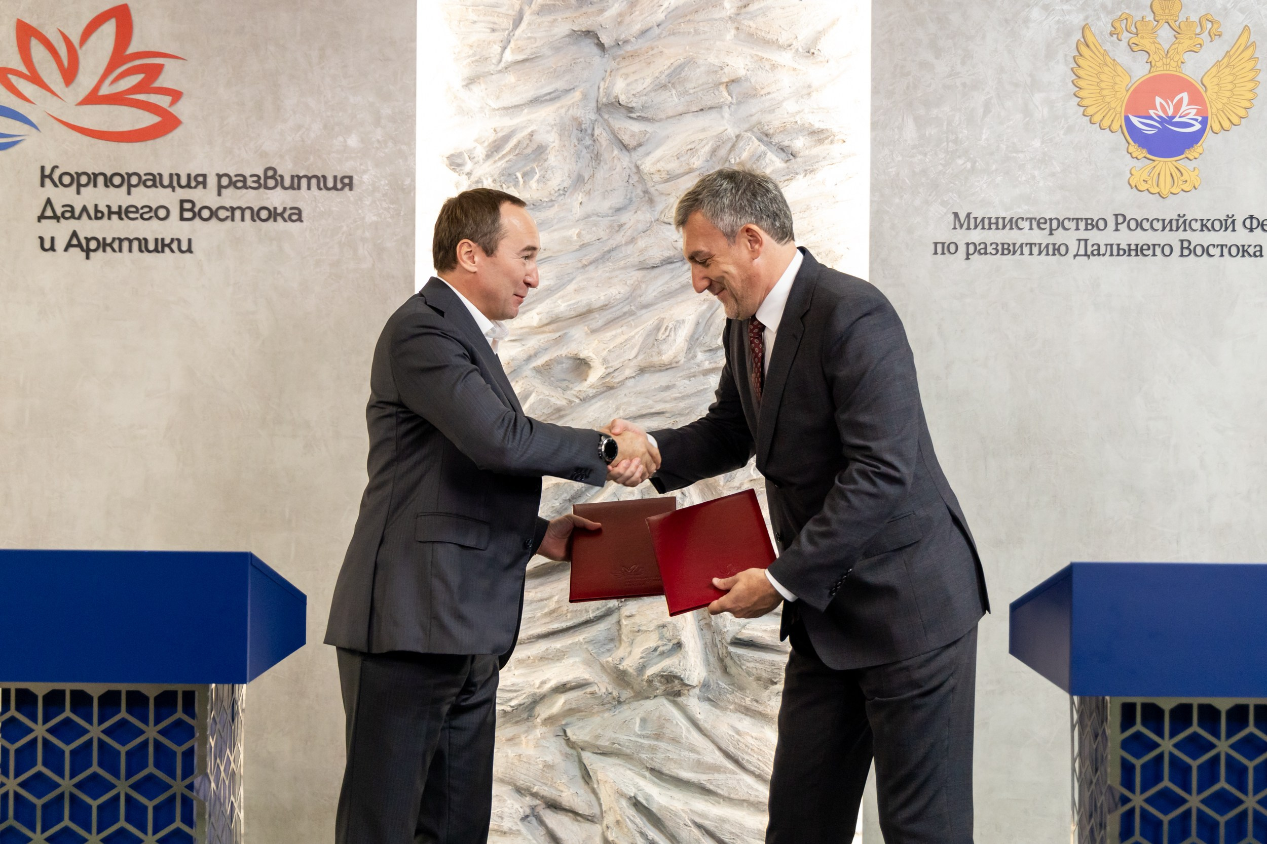 Почта банк. Репортажный и студийный фотограф во Владивостоке Дударева Софья