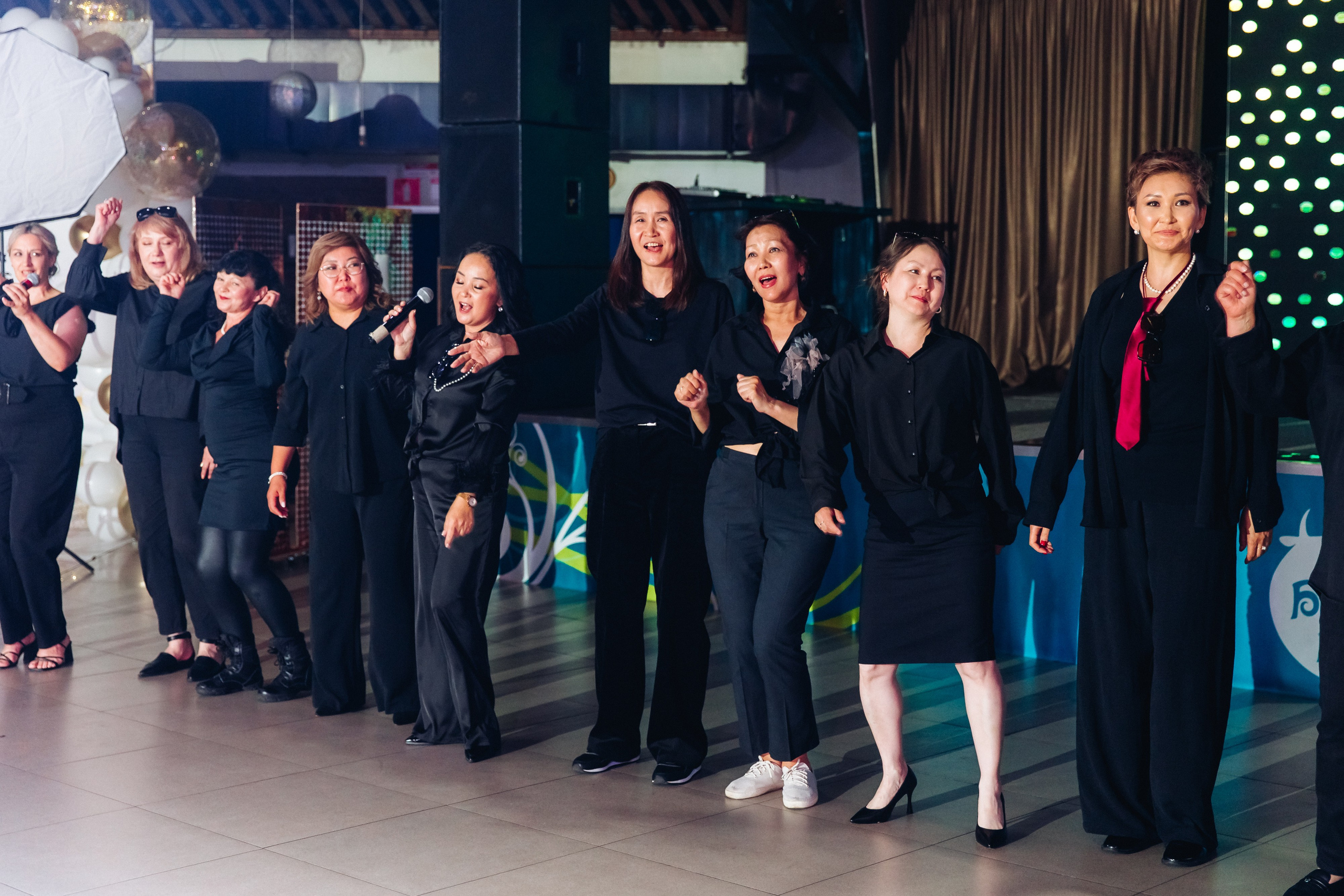 Выпускной вечер. 49 школа. Баран на корове. Свадебный и семейный фотограф в Улан-Удэ