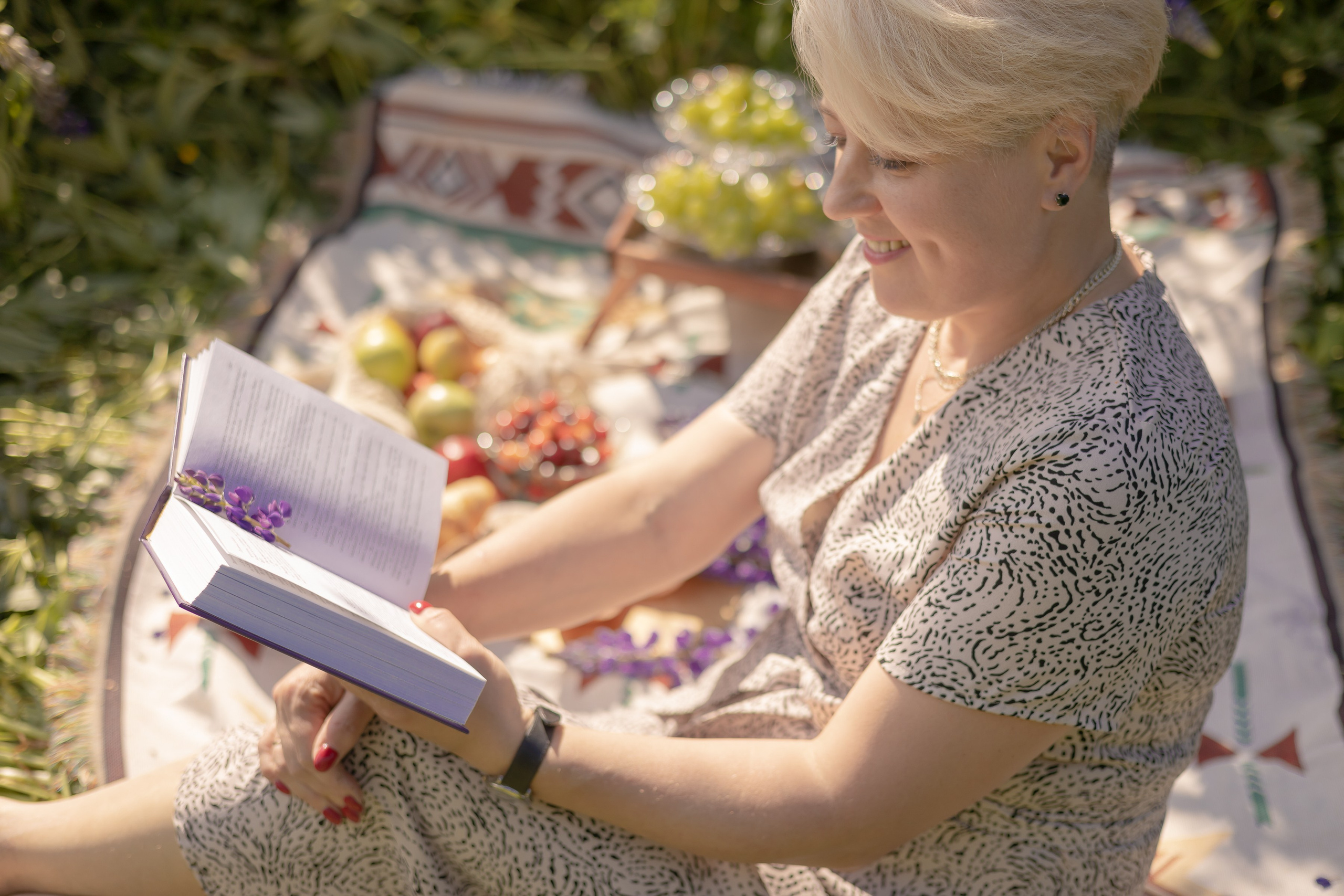 Фотосессия в поле с люпинами