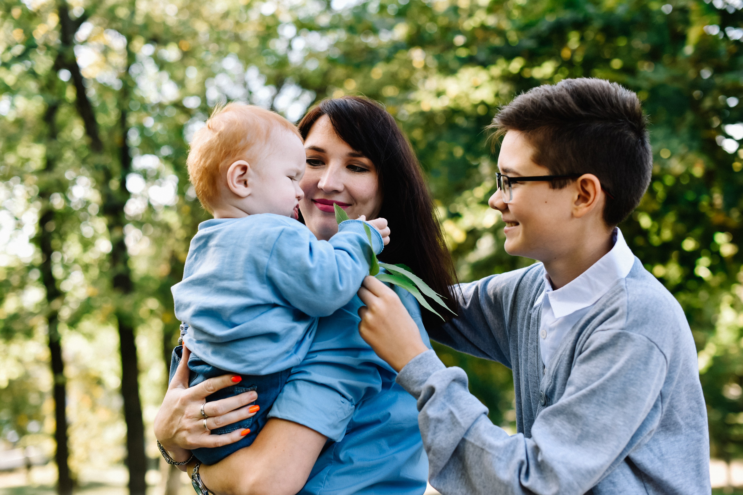 Прогулка Олеси, Льва и Ванечки