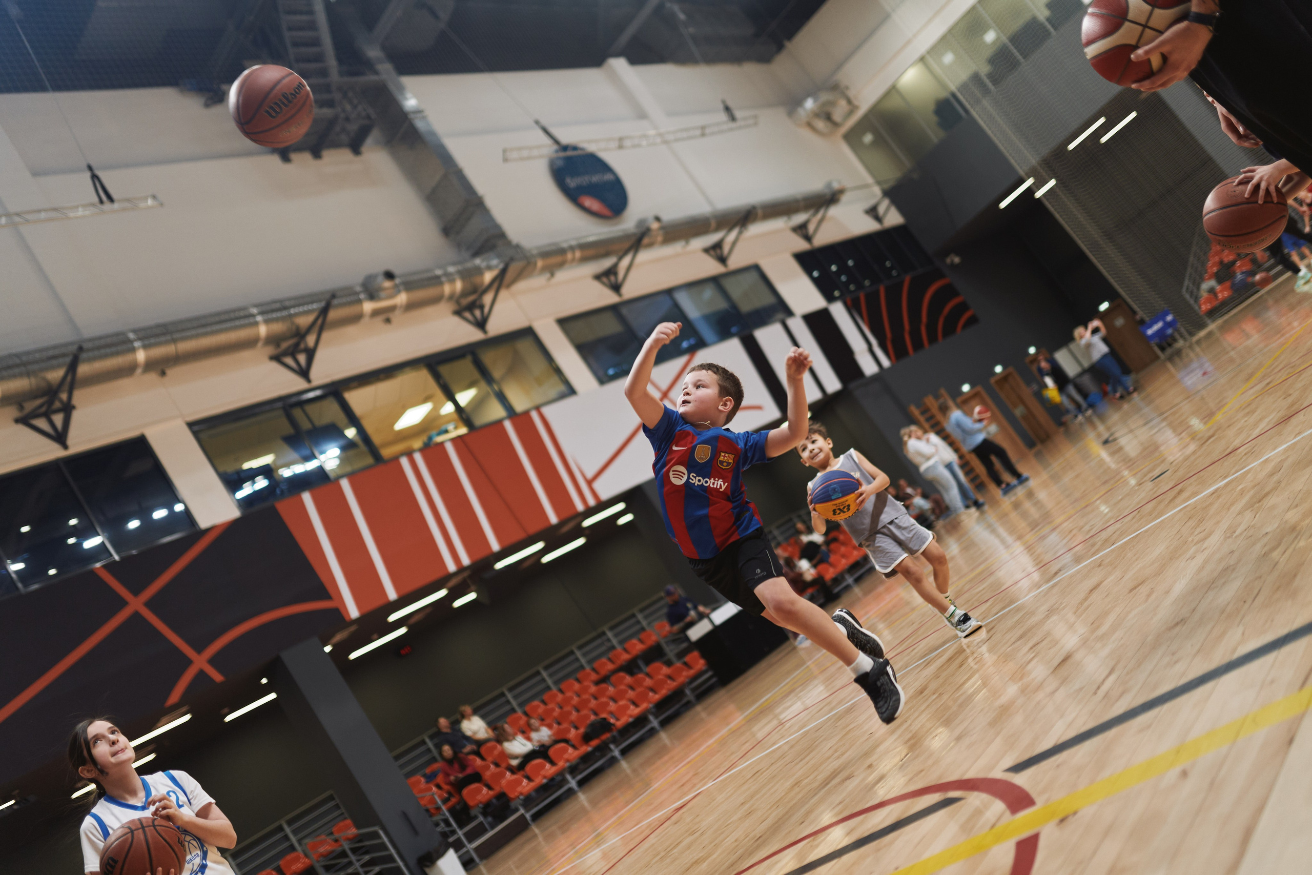 Новогодний баскетбол 2025. Детская лига. Евгений Бреча. Коммерческий и бэкстейдж фотограф в Москве