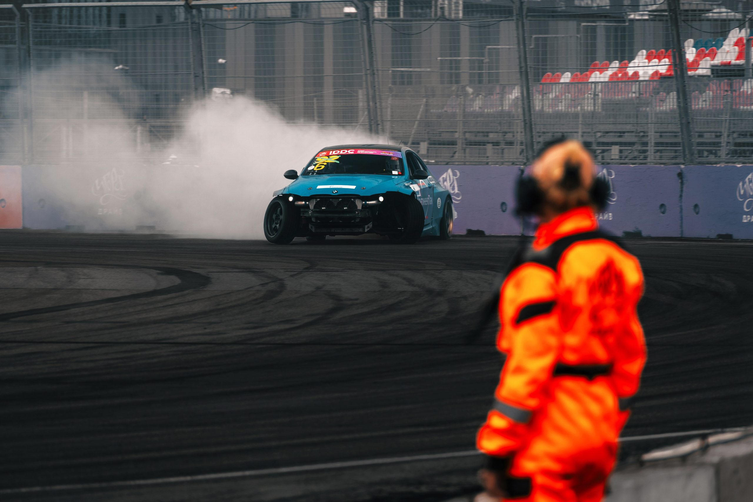 IDDC Этап 2: Бетонный Колизей и блогеры в деле