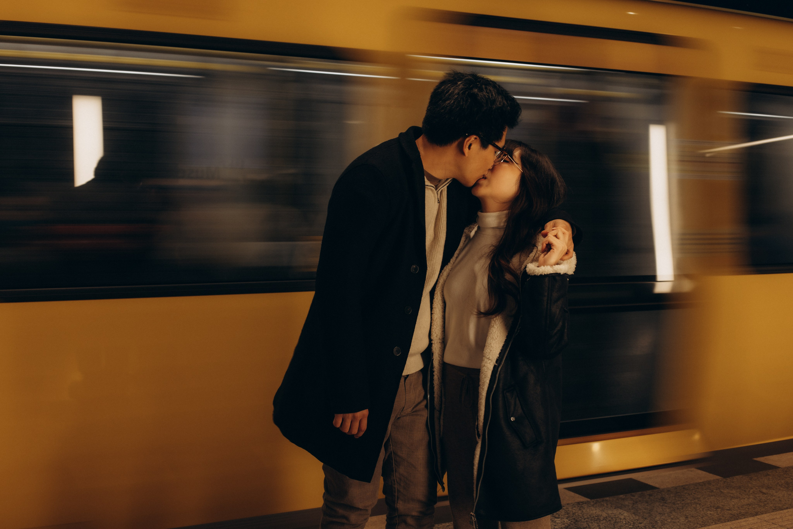 Love story in Tiergarten, Berlin. Hochzeitsfotograf in Potsdam — Alister Licht