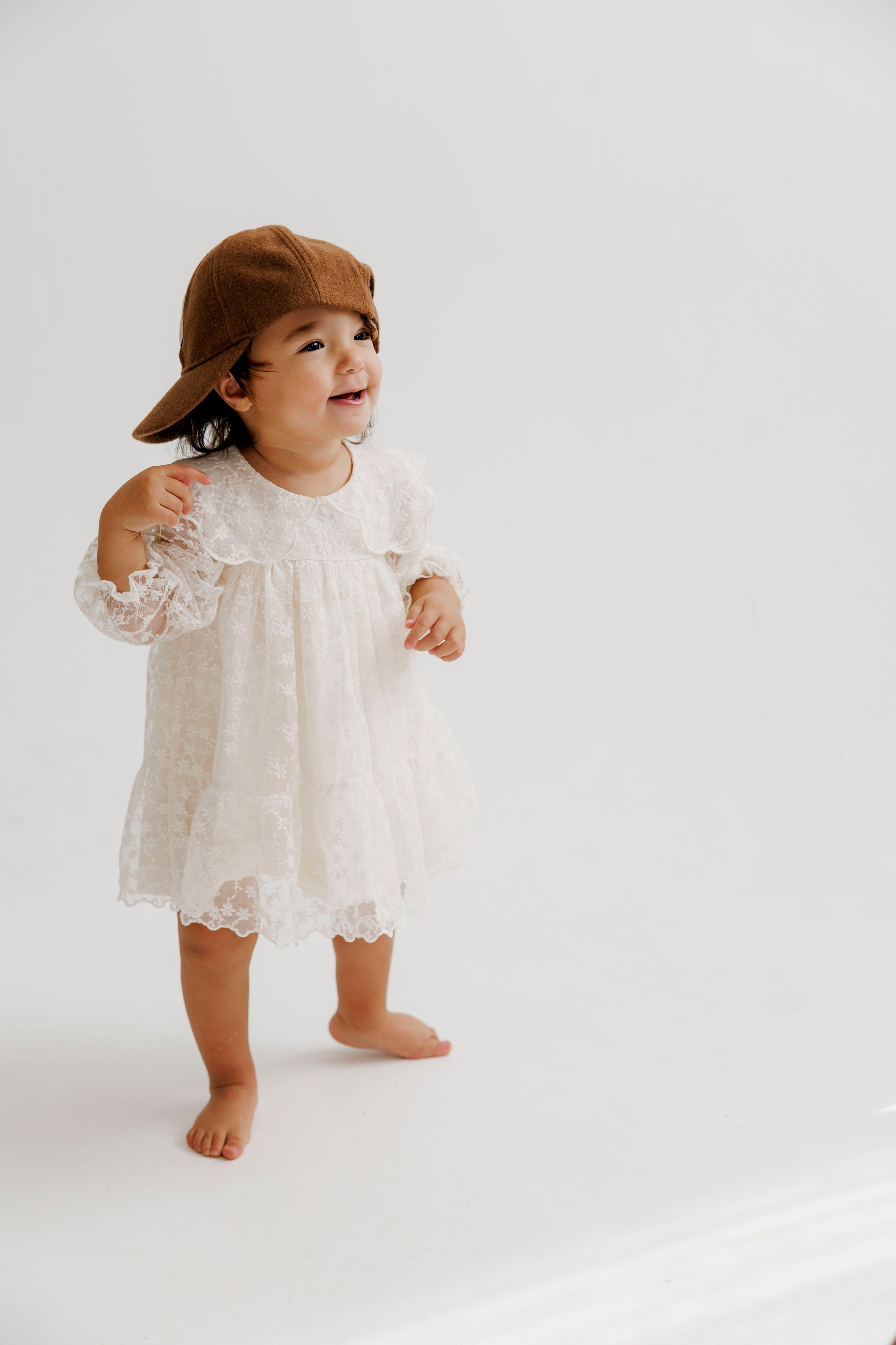 Family photoshoot inside the studio. Wedding and family photographer