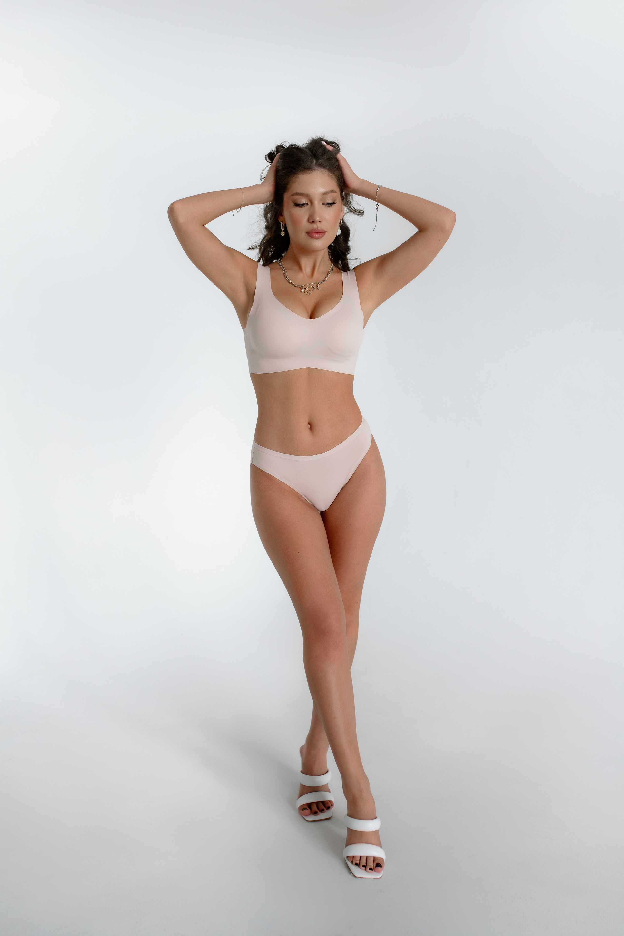 Съёмка одежды для маркетплейсов. Свадебный фотограф Екатеринбург/Челябинск — Любовь Волохова