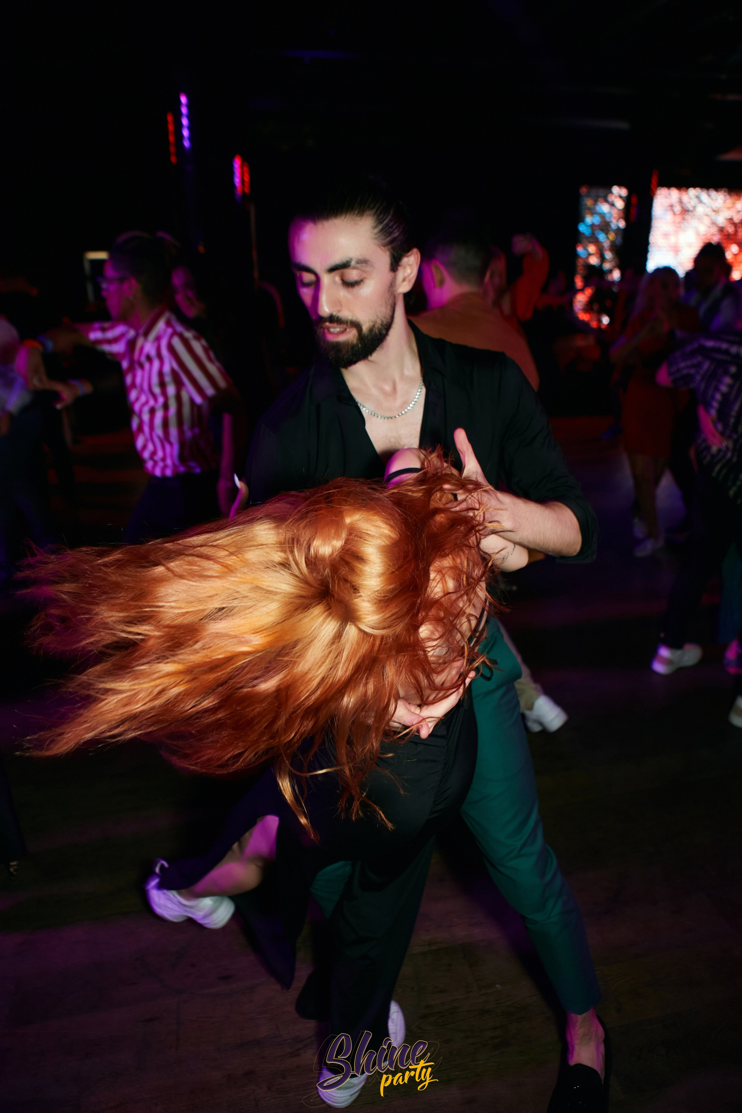 Shine party bachata. Свадебный фотограф