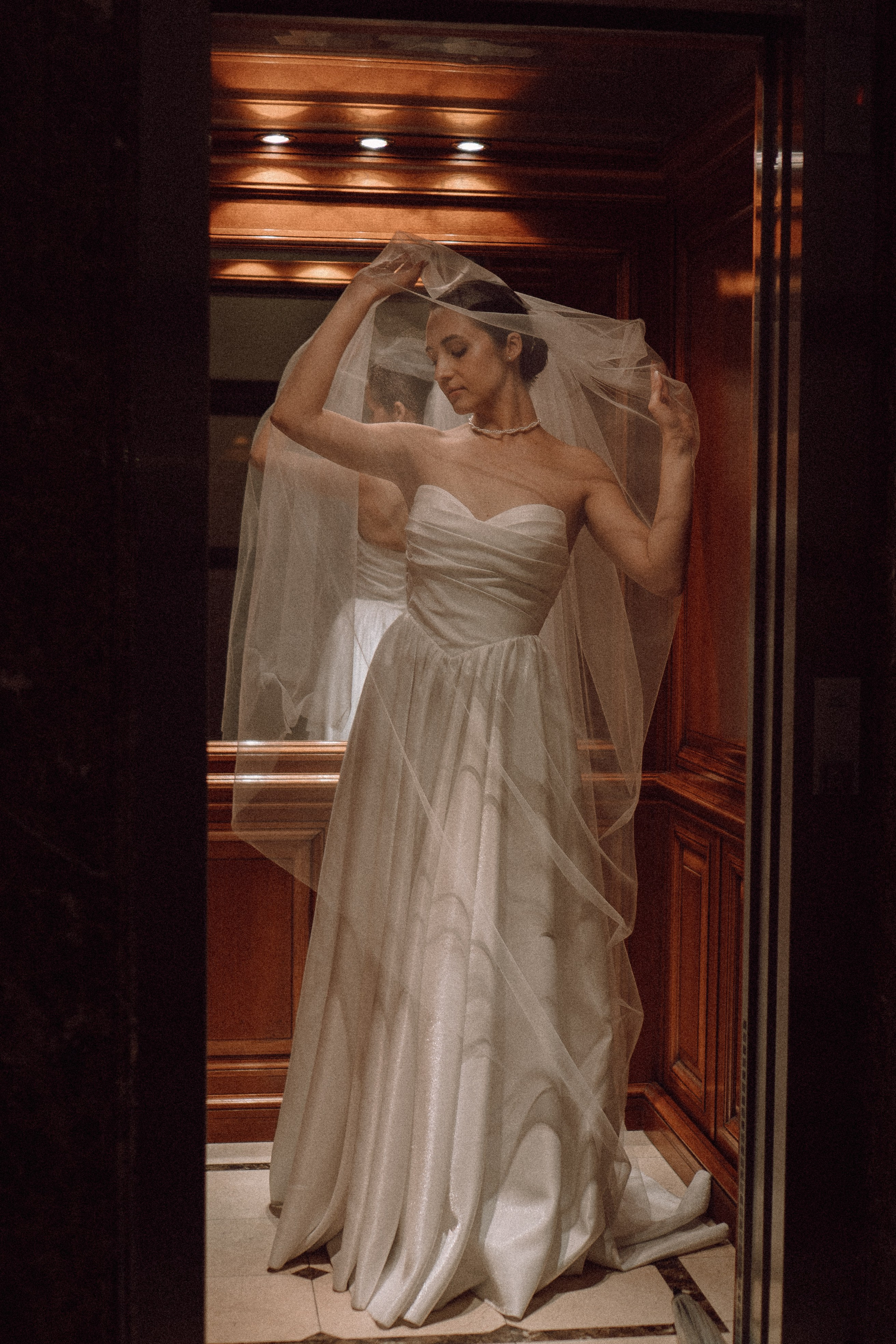 СВАДЕБНАЯ ПРОГУЛКА В САНТК-ПЕТЕРБУРГЕ (ИСАКИЕВСКИЙ СОБОР, ЗИМНЯЯ КАНАВКА, ЭРМИТАЖ И БОЛЬШАЯ МОРСКАЯ УЛИЦА). Профессиональный фотограф, Санкт-Петербург — Виктория Богомолова