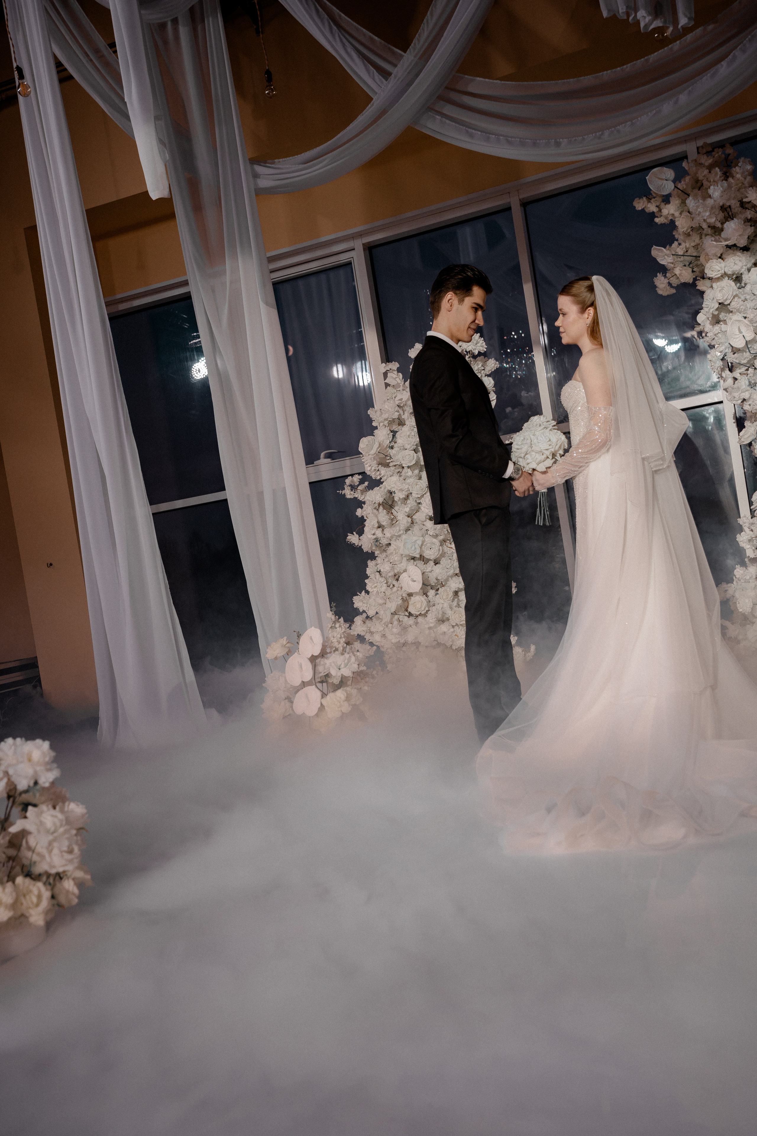 СВАДЕБНАЯ СЬЕМКА СБОРОВ В ОТЕЛЕ И ВЫЕЗД НА ЦЕРЕМОНИЮ (СНЯТО В СИБИРЕ В НИЖНЕВАРТОВСКЕ). Профессиональный фотограф, Санкт-Петербург — Виктория Богомолова