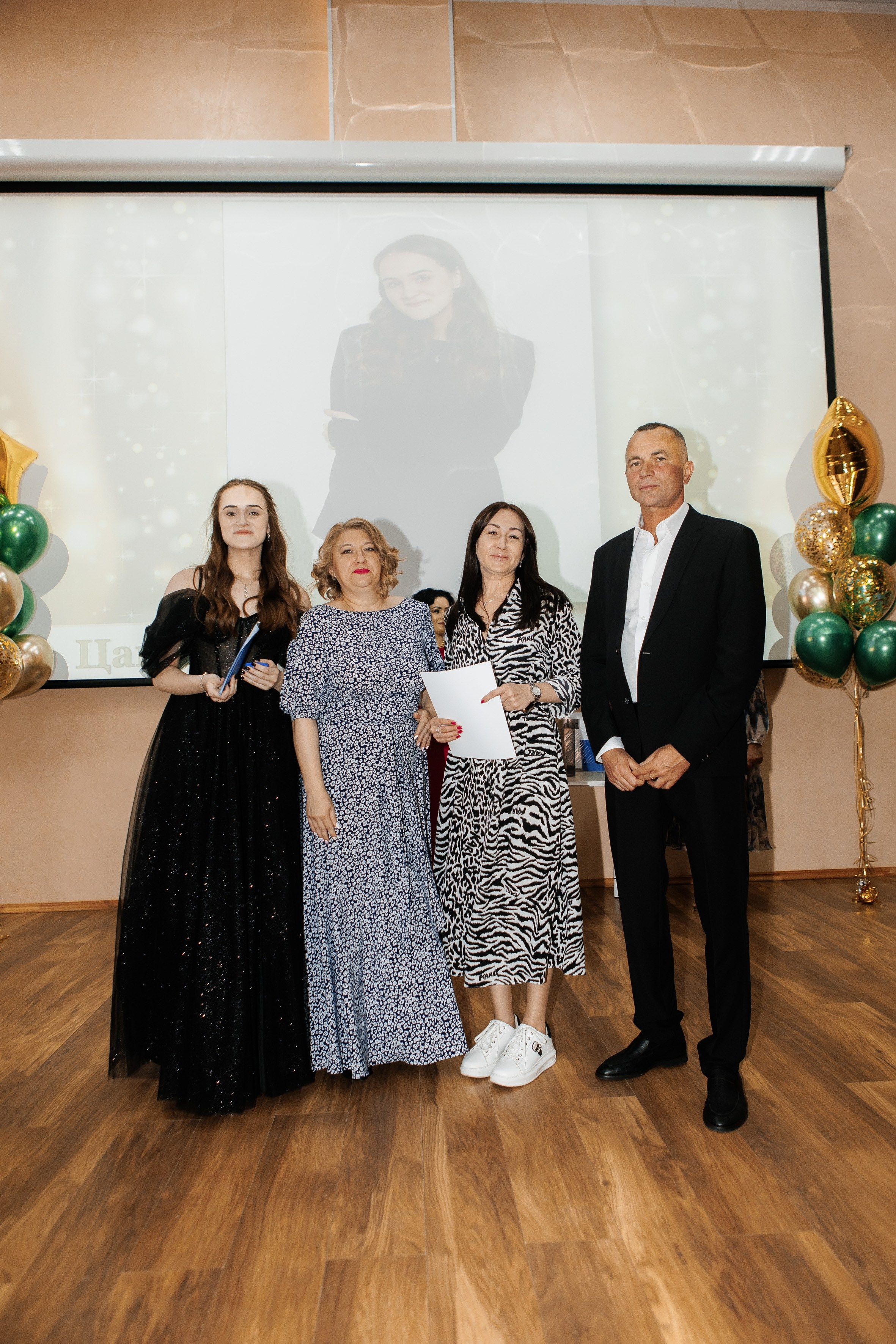 Выпускной Гимназия 12 2024 г. Свадебный и портретный Фотограф в Липецке Дмитрий Котюков