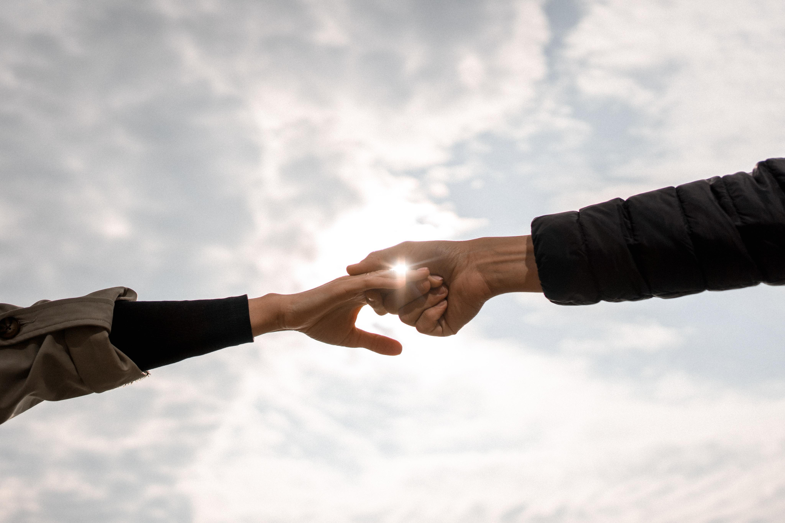 Прогулка влюбленные в городе на мосту. Семейный фотограф в Москве и в Домодедово Екатерина Патракова