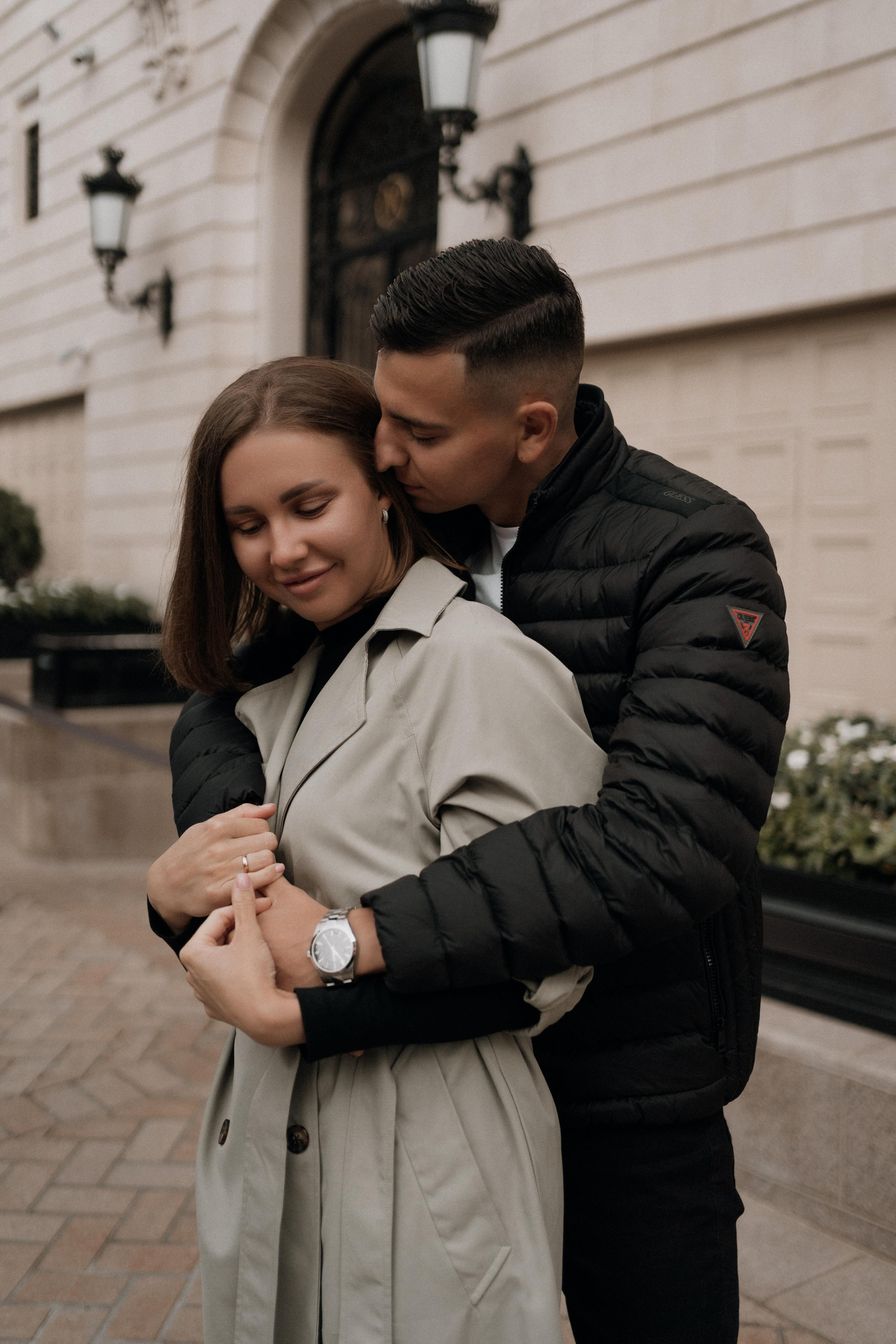 Прогулка влюбленные в городе на мосту. Семейный фотограф в Москве и в Домодедово Екатерина Патракова