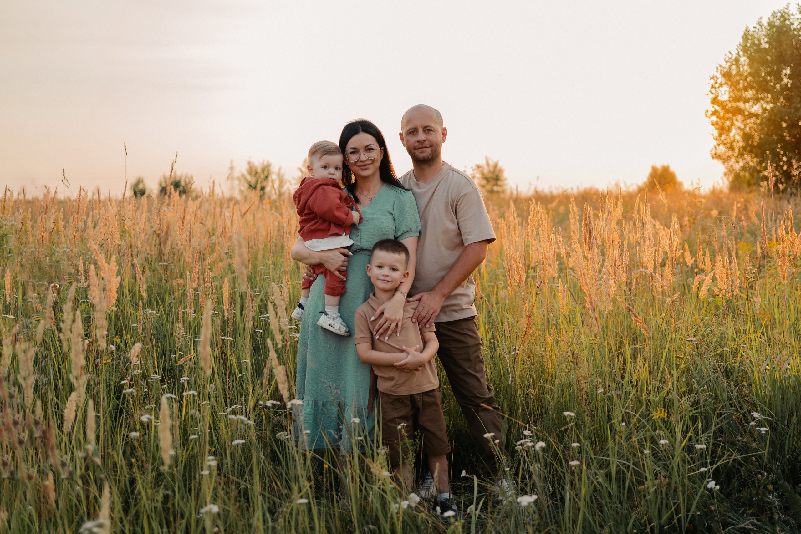 Фотопрогулка с детьми в поле. Семейный фотограф в Москве и в Домодедово Екатерина Патракова