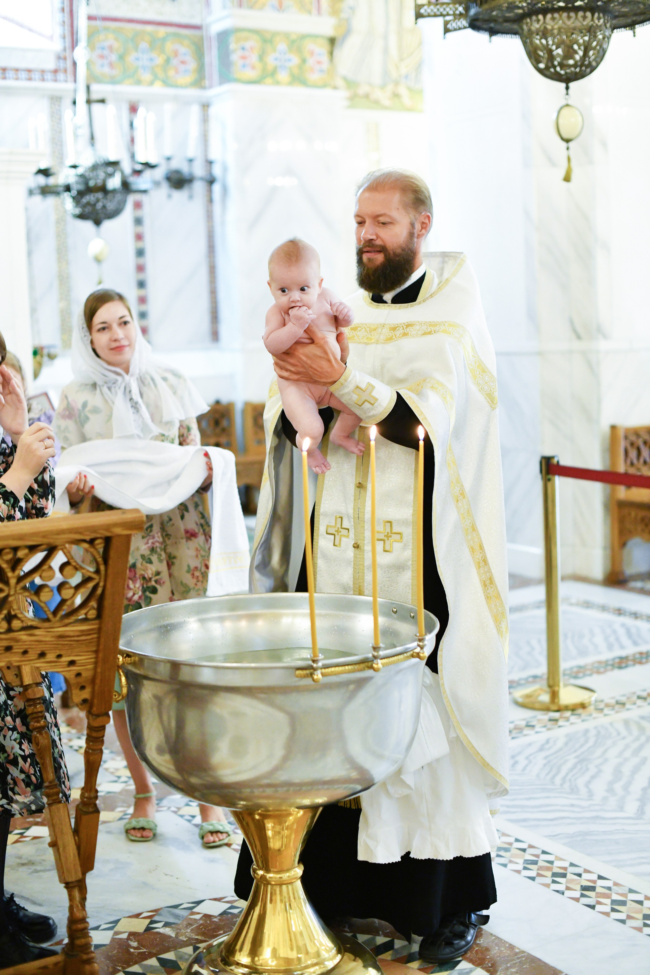 Крещение Марии. Церковь Покрова Пресвятой Богородицы в Ясенево. Свадебный и портретный фотограф в Москве Галина Борисова