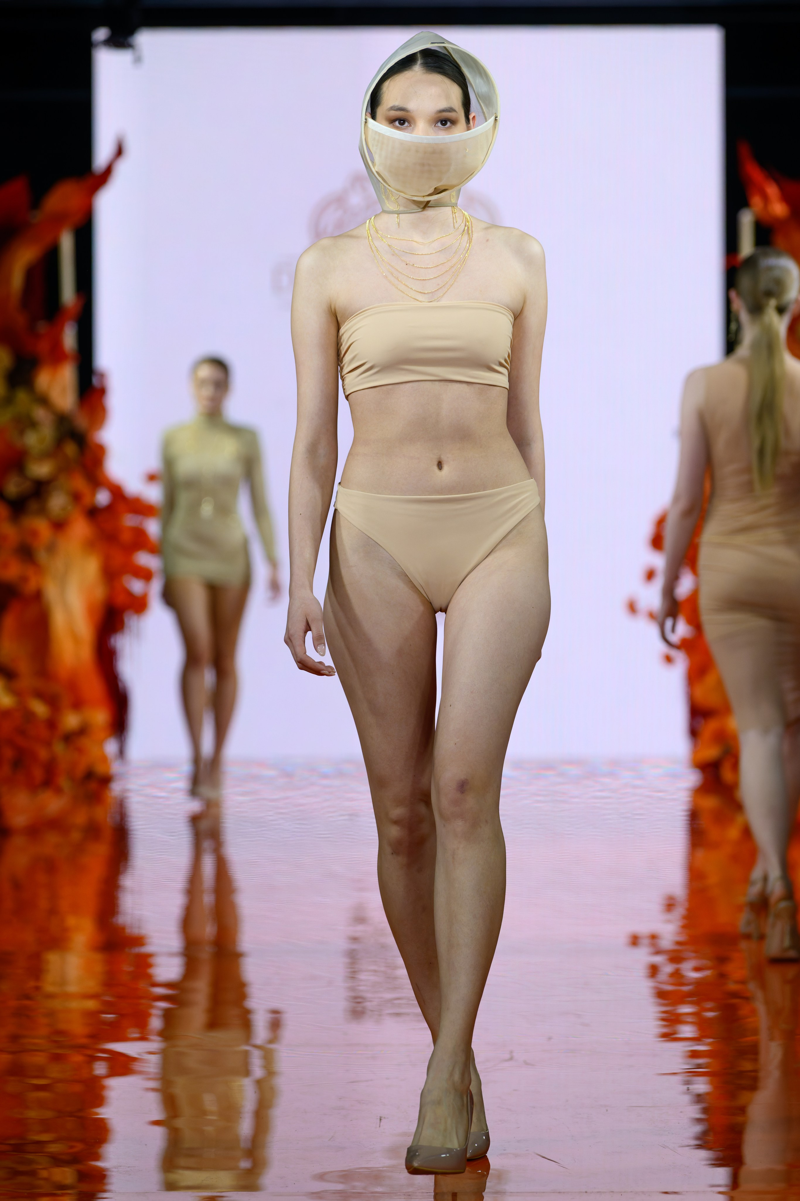 Volga Fashion Week Moscow 26 апреля 2025 Hamraev, Novikova DSGN, Ninushka, Багряница, фотограф Антон Медведев icoguar