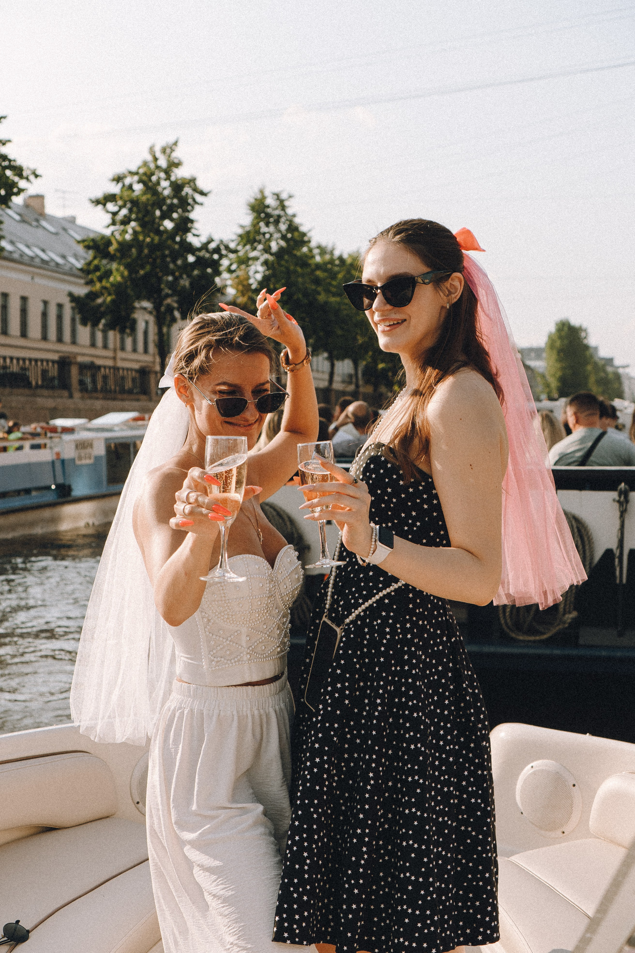 ДЕВИЧНИК НА КАТЕРЕ. Профессиональный фотограф, Санкт-Петербург — Виктория Богомолова