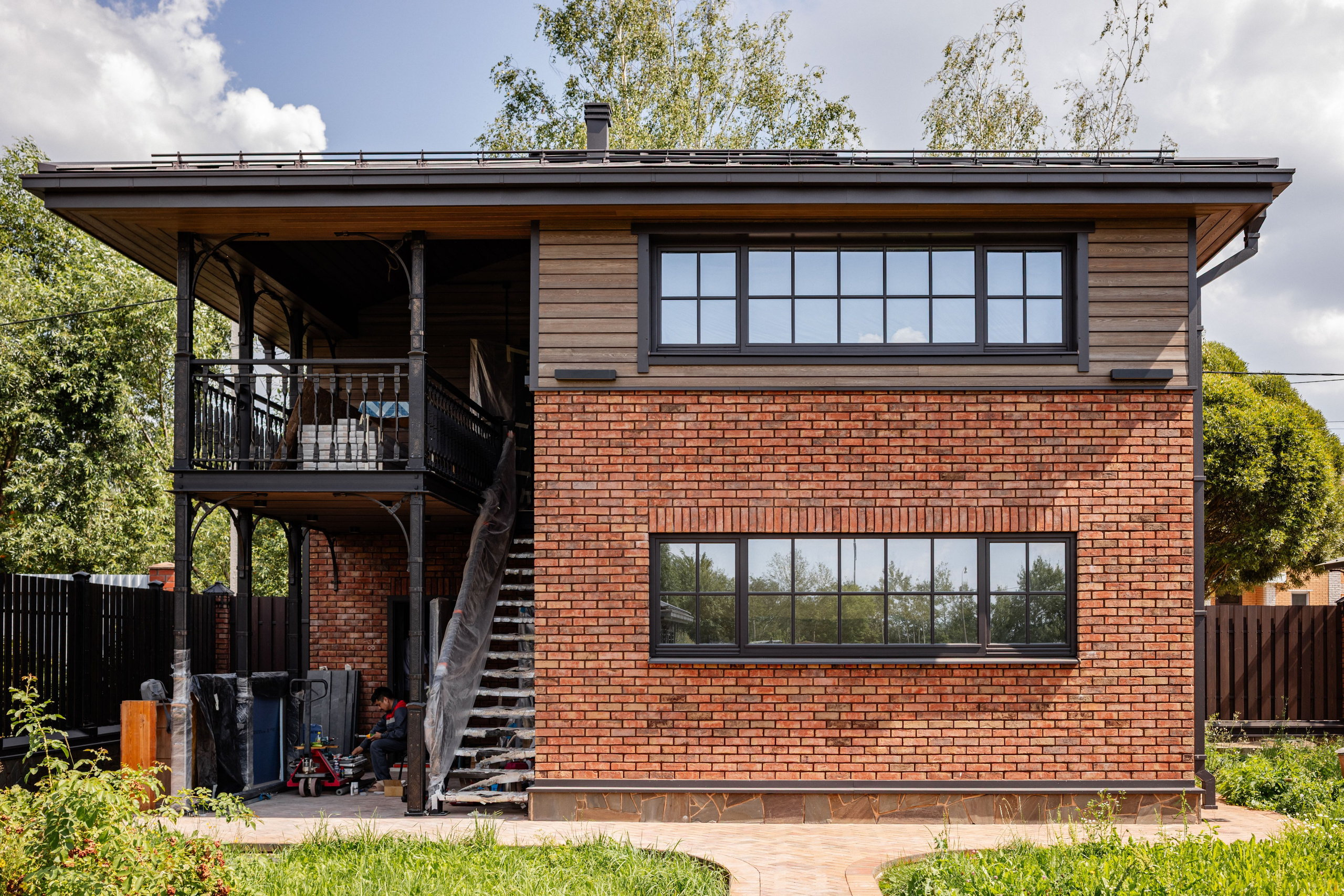 Двухэтажный гараж в стиле Лофт 