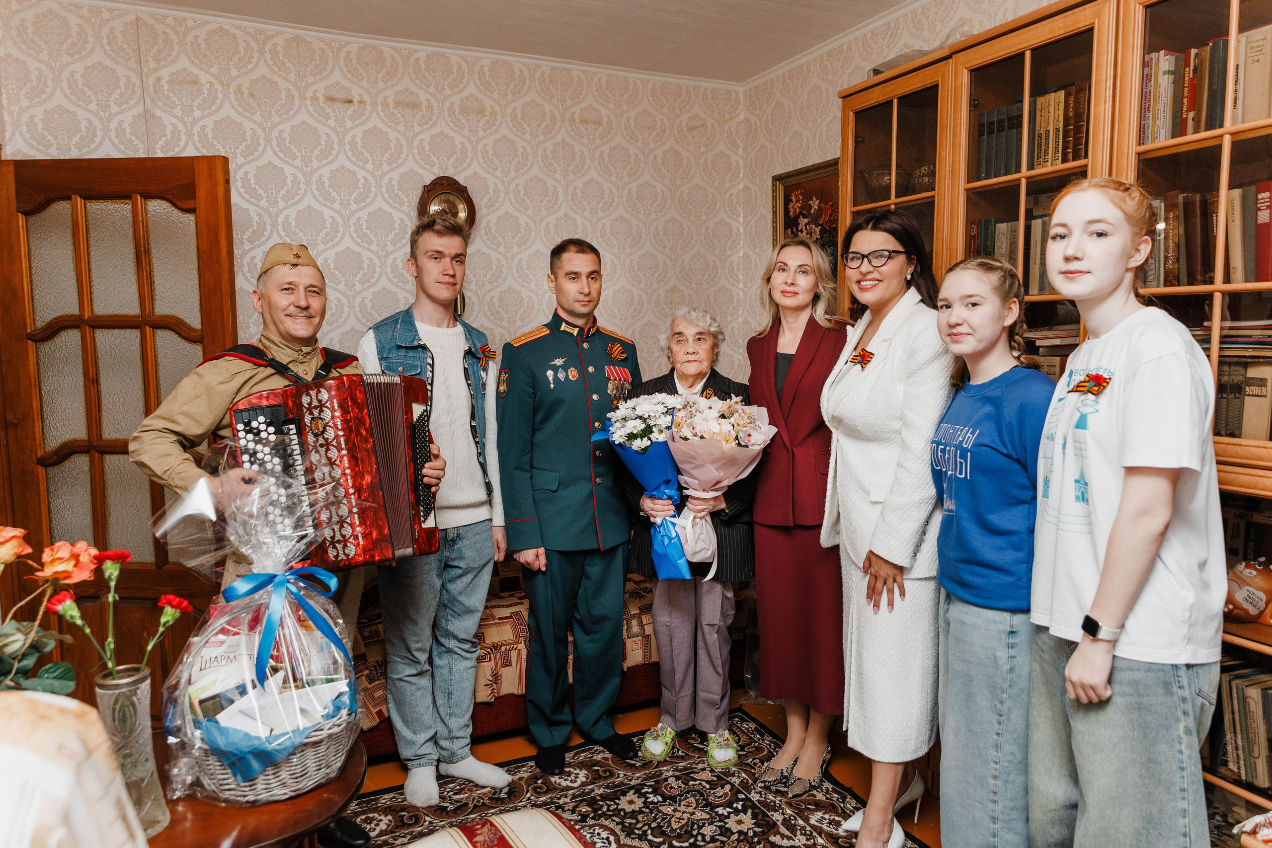ПОЗДРАВЛЕНИЕ ВЕТЕРАНОВ ВЕЛИКОЙ ОТЕЧЕСТВЕННОЙ ВОЙНЫ. РЕПОРТАЖНЫЙ ФОТОГРАФ НИЖНИЙ НОВГОРОД Игнатьева Виктория