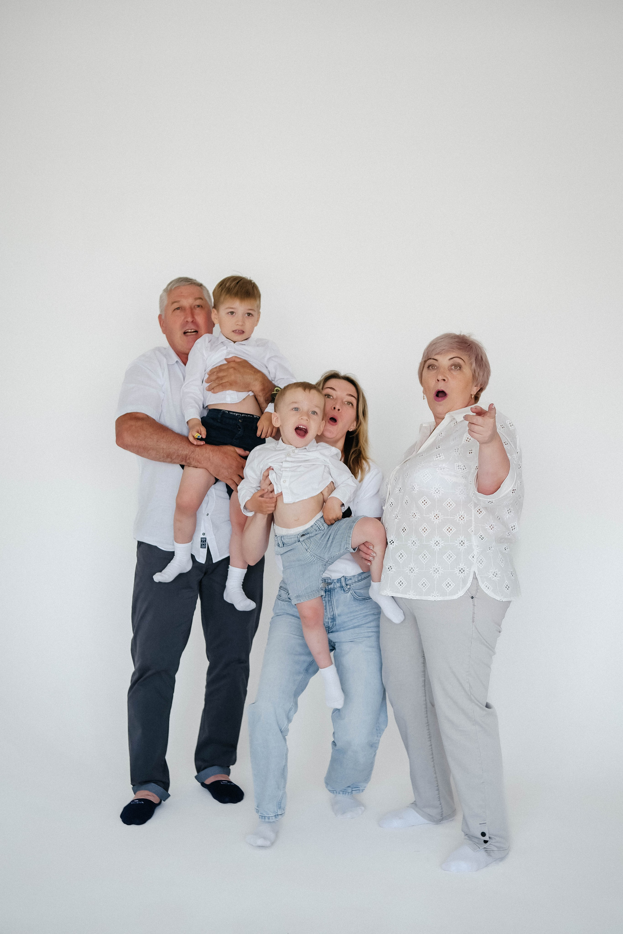 Большая семейная на циклораме. Главная