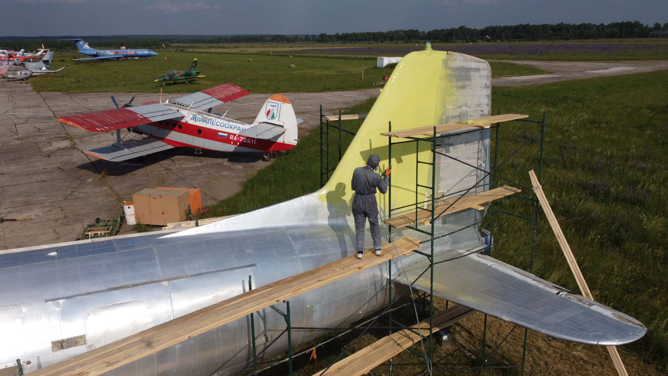 Ил-14Т «Голубая Мечта» — покраска (2022г). Фотоальбом показывающий увлекательный мир авиации и мир медведей Андрея Иванова