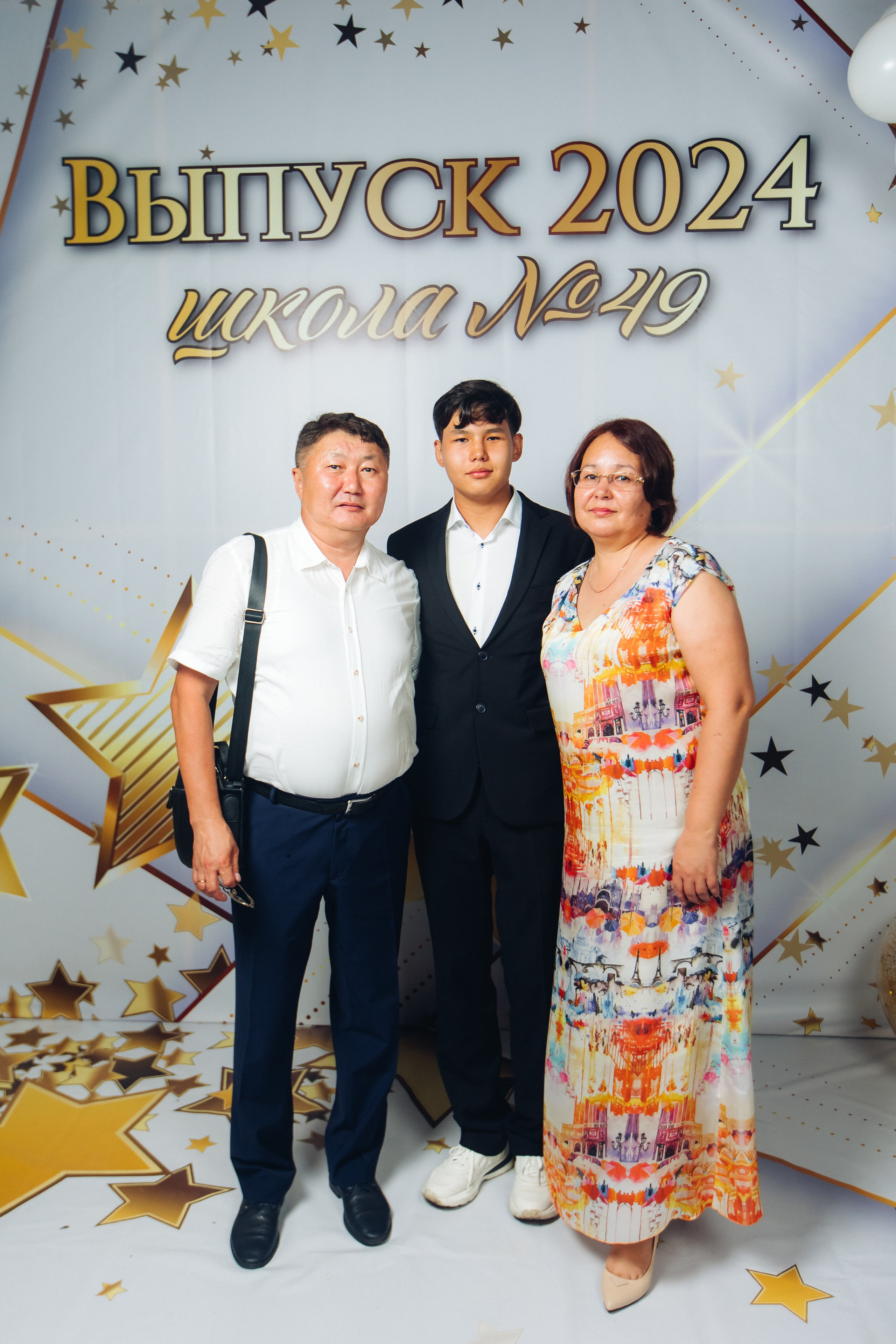 Выпускной вечер. 49 школа. Баран на корове. Свадебный и семейный фотограф в Улан-Удэ