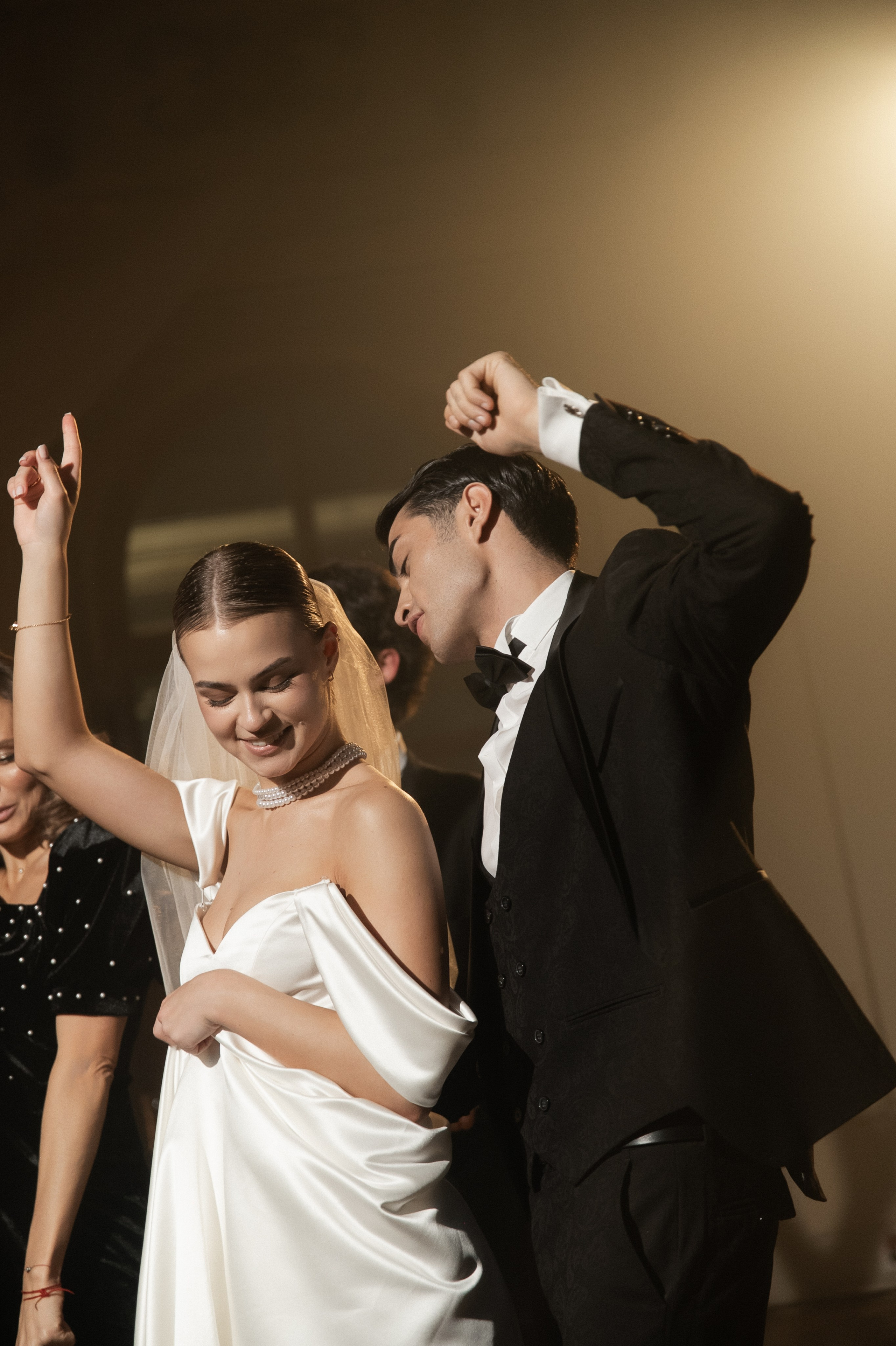 Камерный свадебный ужин при свечах в старинном особняке в фотостудии 21. Kult. Ярослава Ерина — свадебный фотограф в Москве