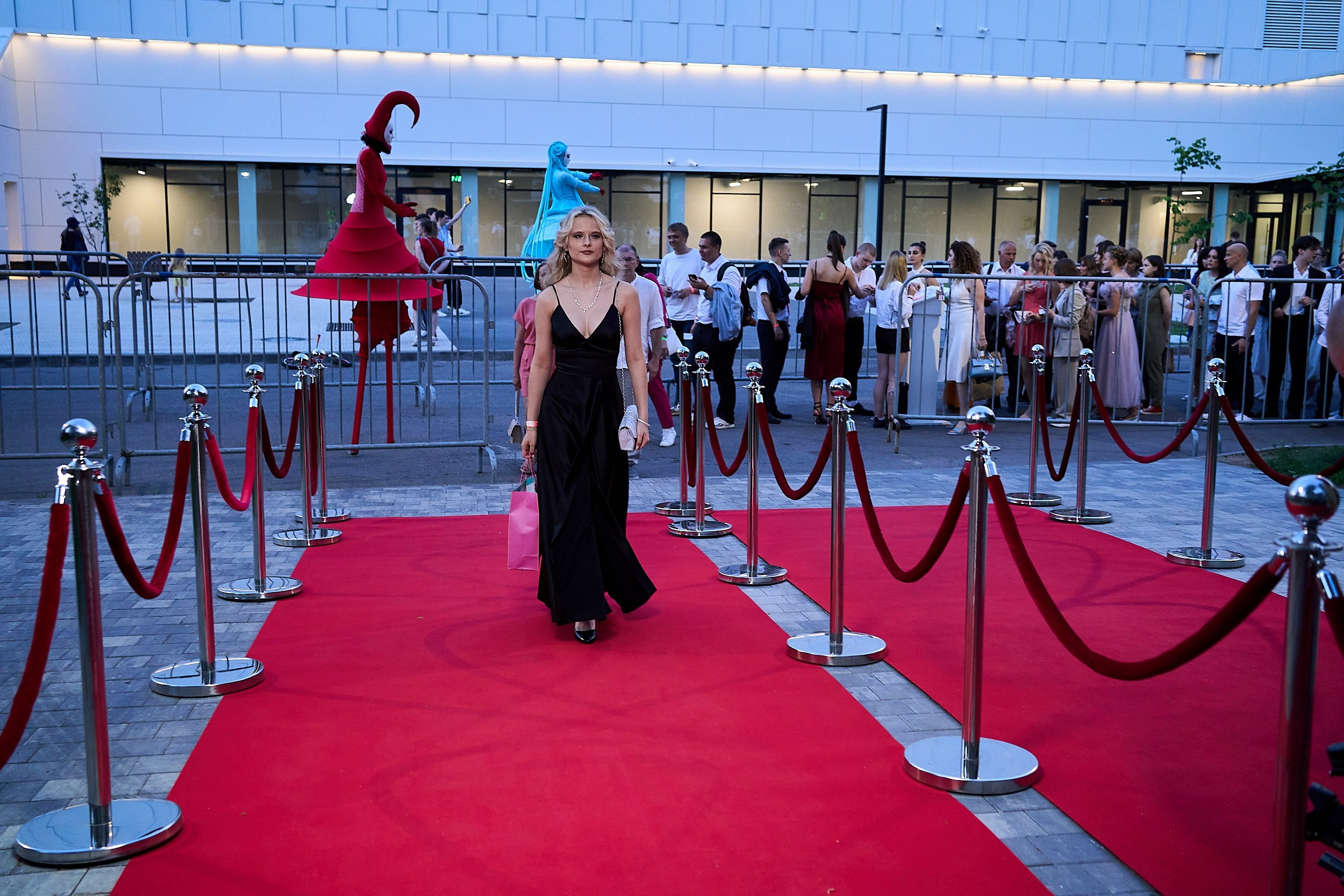 Выпускной 2024 концертный зал Академия ВТБ. Фотограф и Видеограф в Москве. Олег Корушев