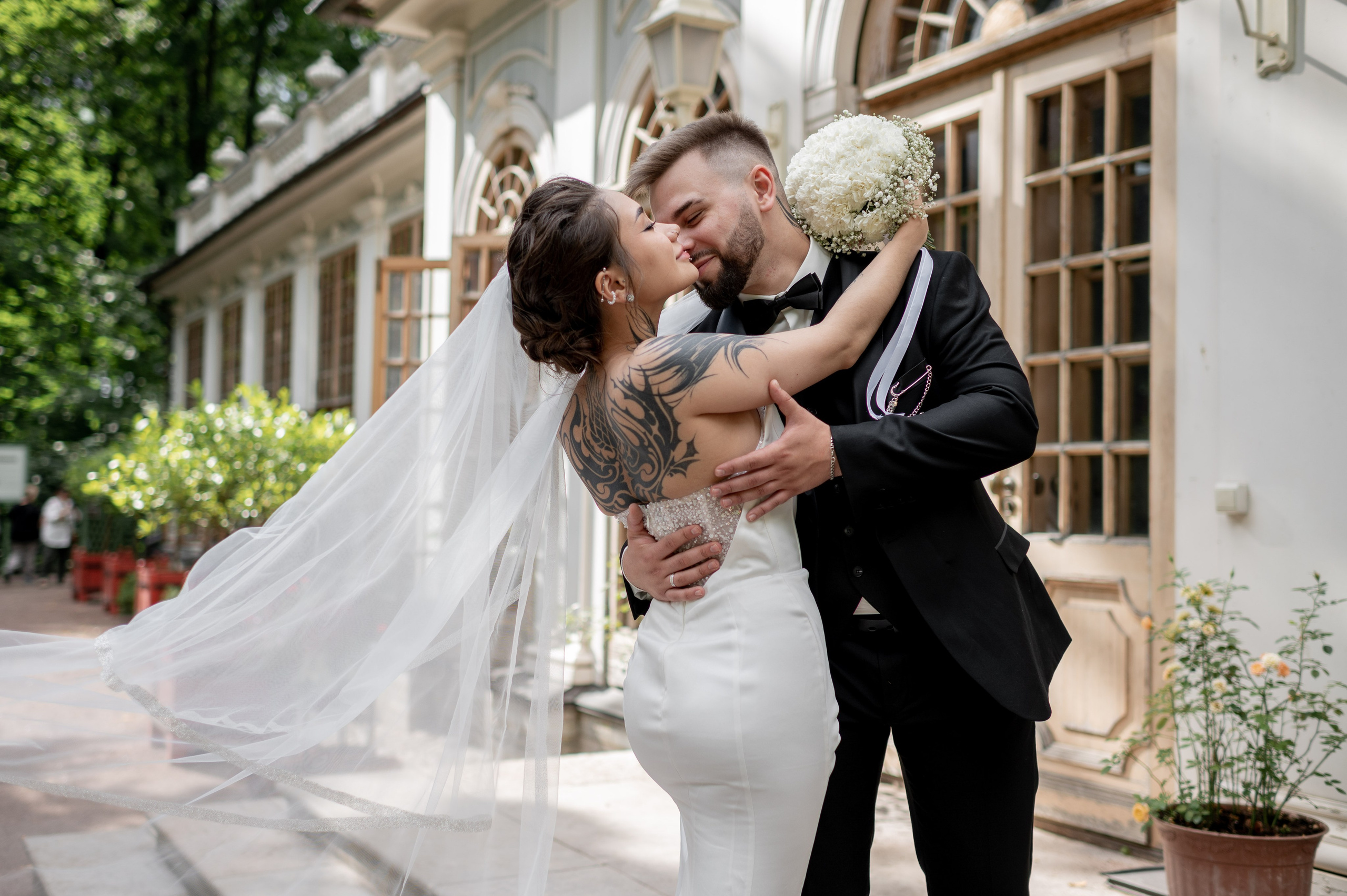 Диана и Евгений (маршрут № 1 в Питере: Исаакиевская площадь, красные маркизы Астории, набережная Мойки, Дворец Штиглица и Летний сад). Портретный, семейный и свадебный фотограф в Санкт-Петербурге и в Пушкине Ширяев Денис