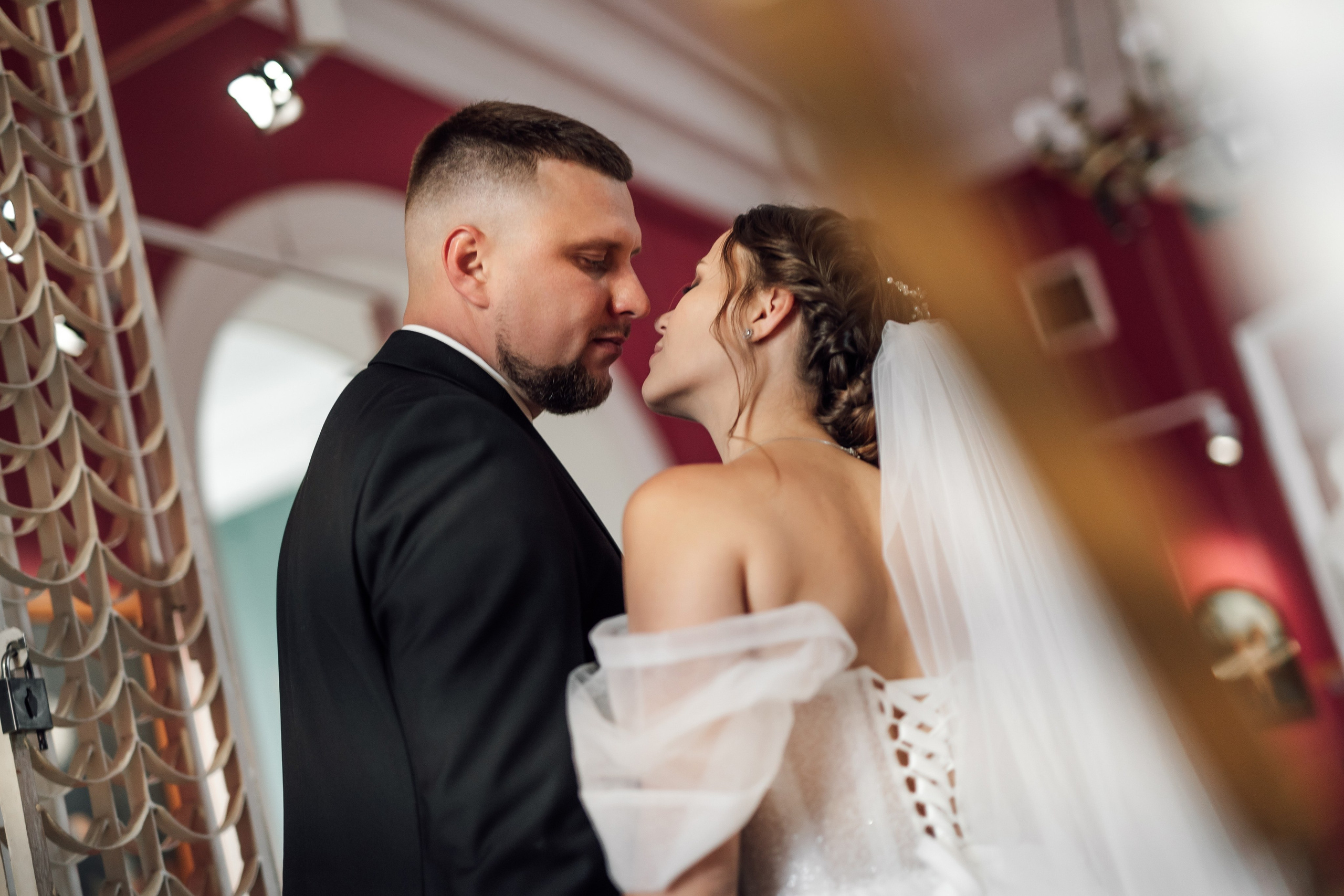 Свадебный день Яны и Максима, прогулка в лесу, Картинная галерея в Тамбове. Свадебный фотограф в Тамбове Павел Четвертков