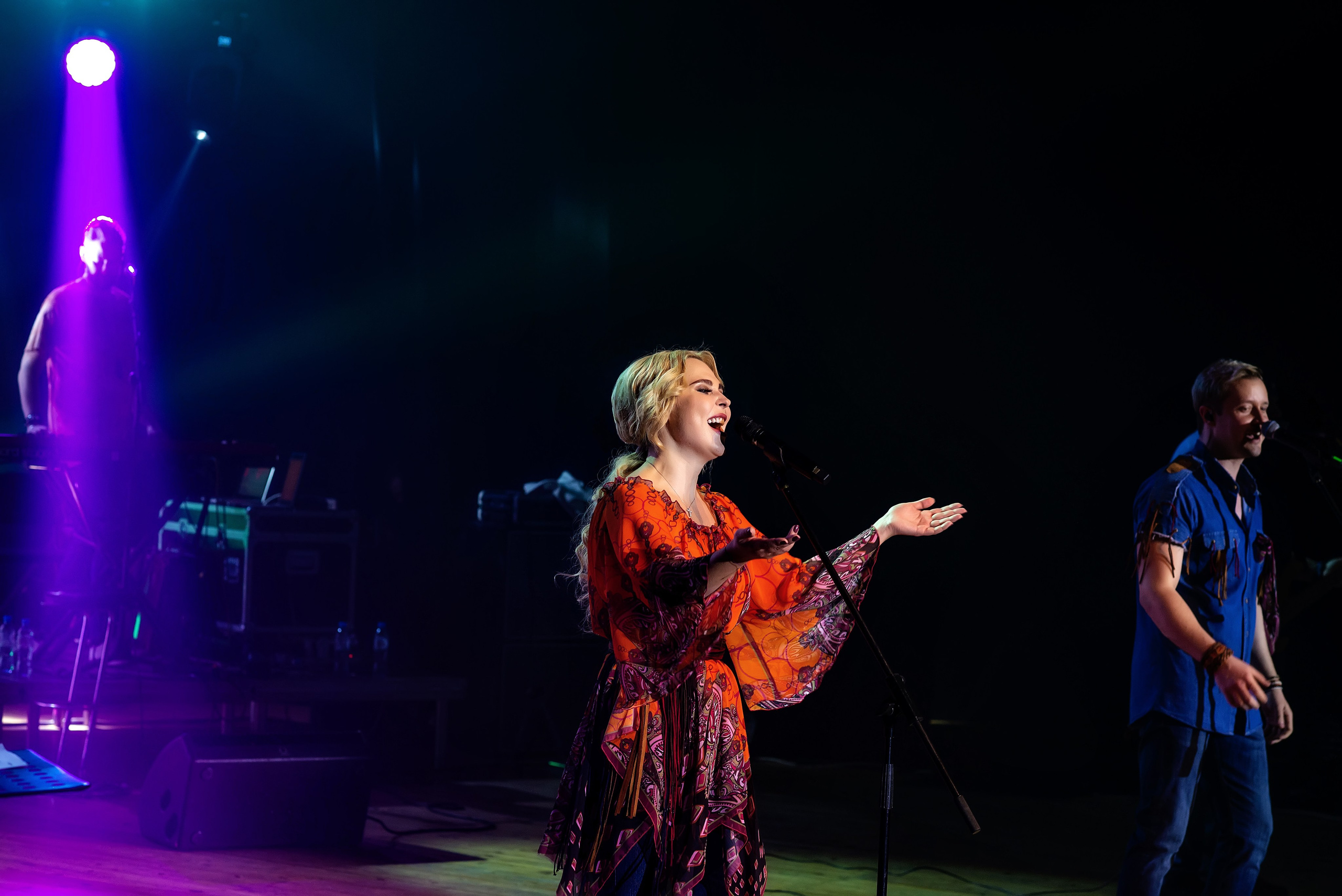 Концерт Пелагеи. Школьный, фэшн фотограф в Тюмени и в России Ирина Королева