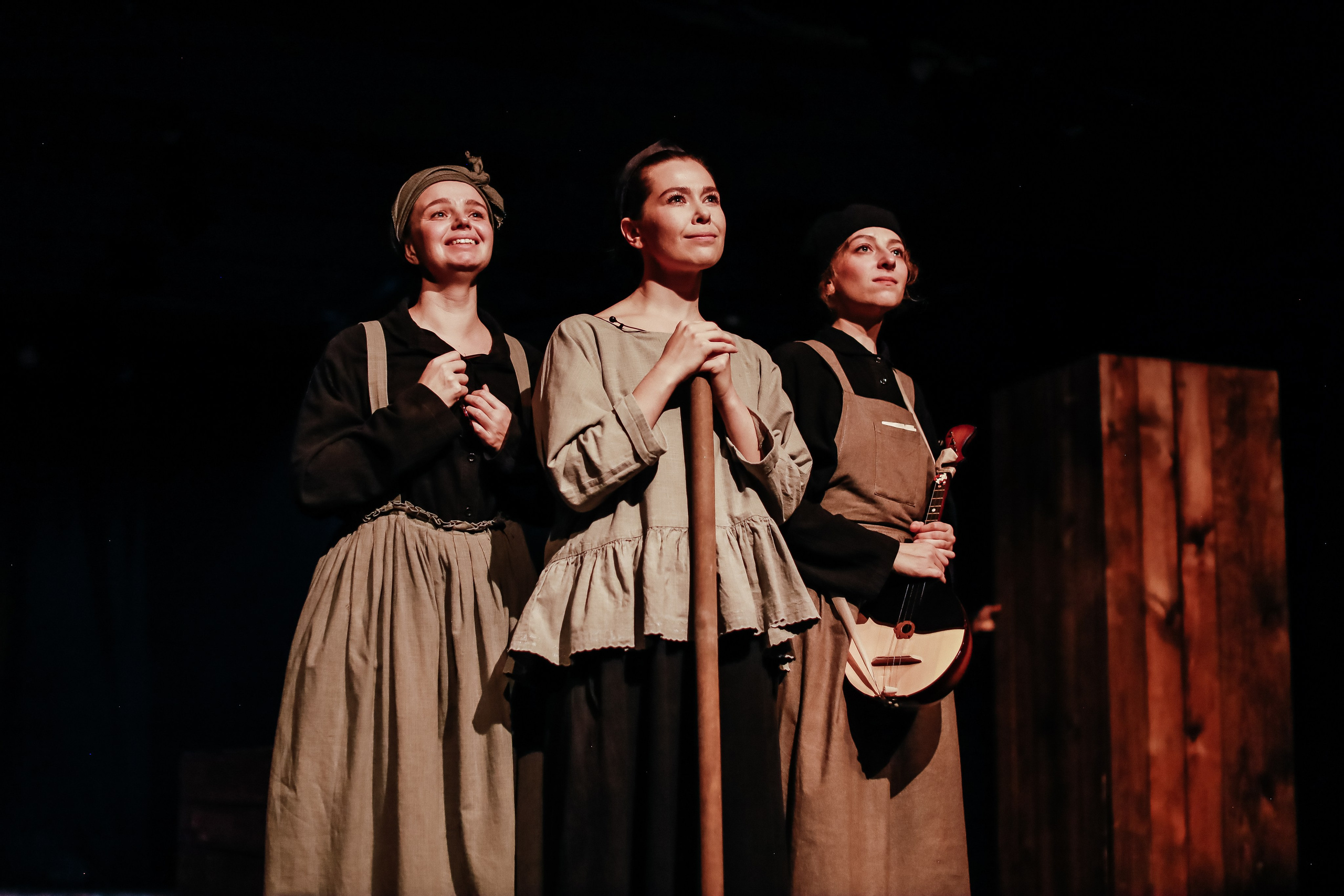 «Марьино поле». Молодежный театр Алтая. Режиссёр Ирина Астафьева. Фоторепортаж. Театральная фотосъёмка