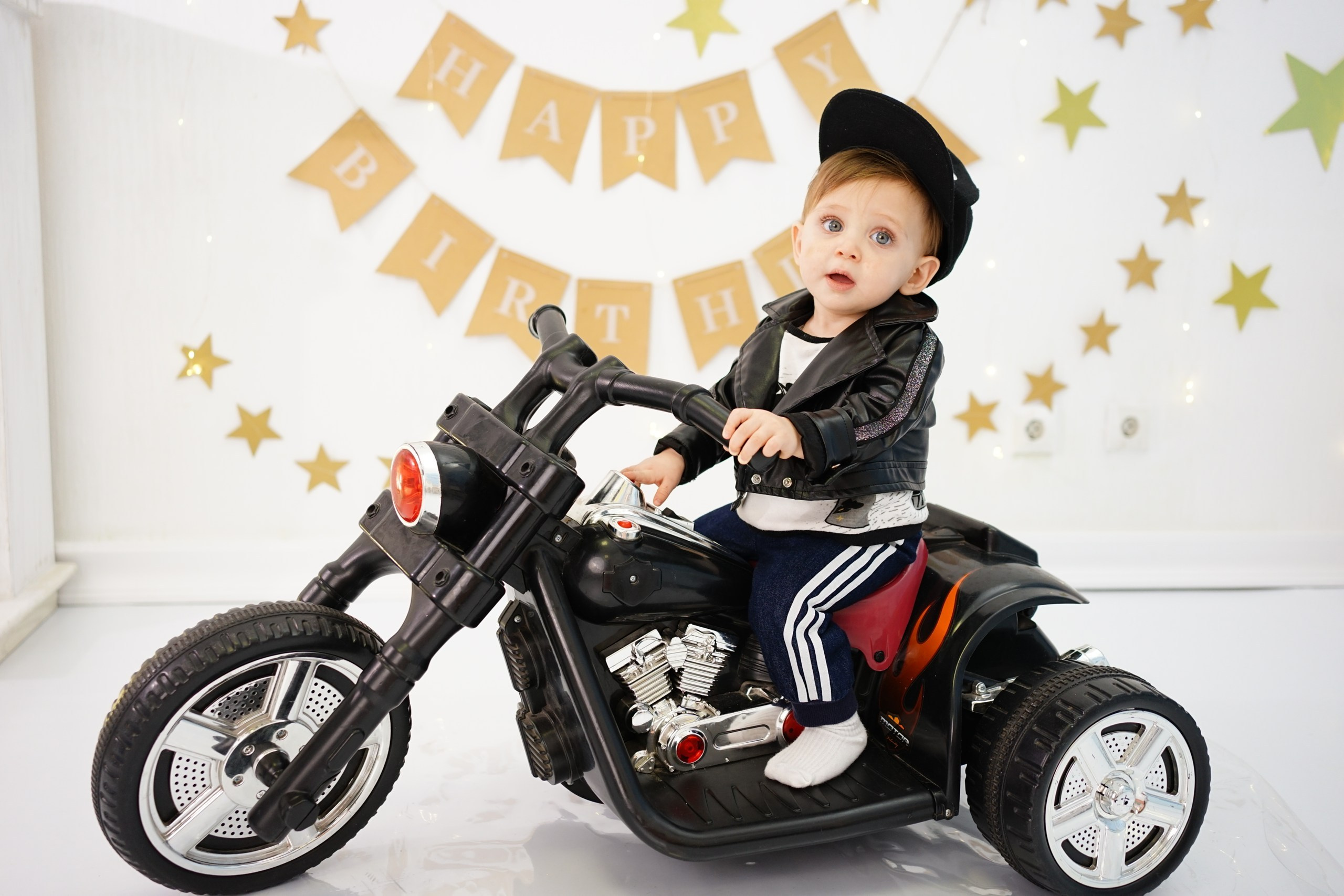 Фотосессия на Годик для Мальчиков. Детская Фотостудия ГОДОВАСИКИ в Санкт-Петербурге фотосесия на годик