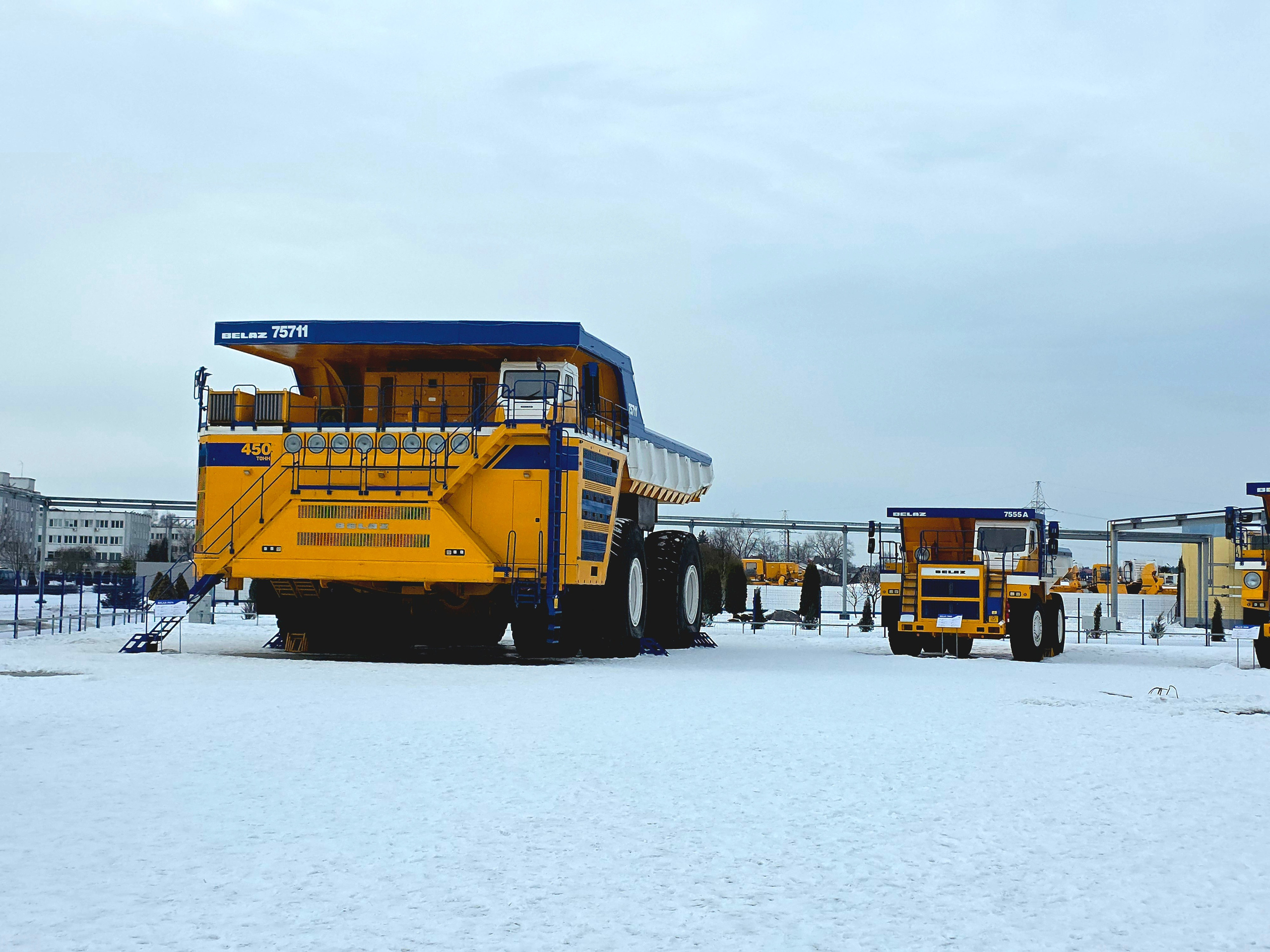 Рекордсмен - БЕЛАЗ грузоподъемностью в 450 т