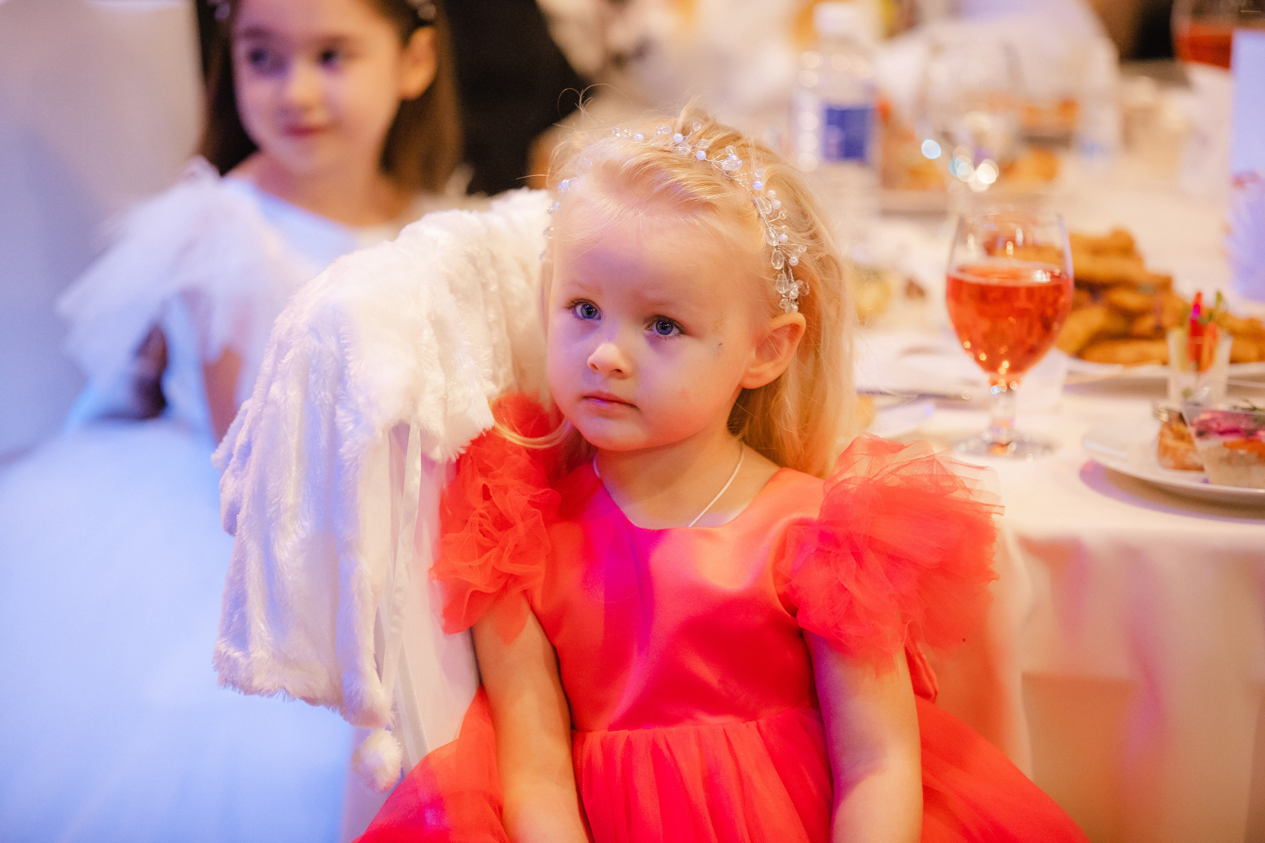 Автограф дети. Новогоднее мероприятие. Роман Урумбаев фотограф Нижневартовск